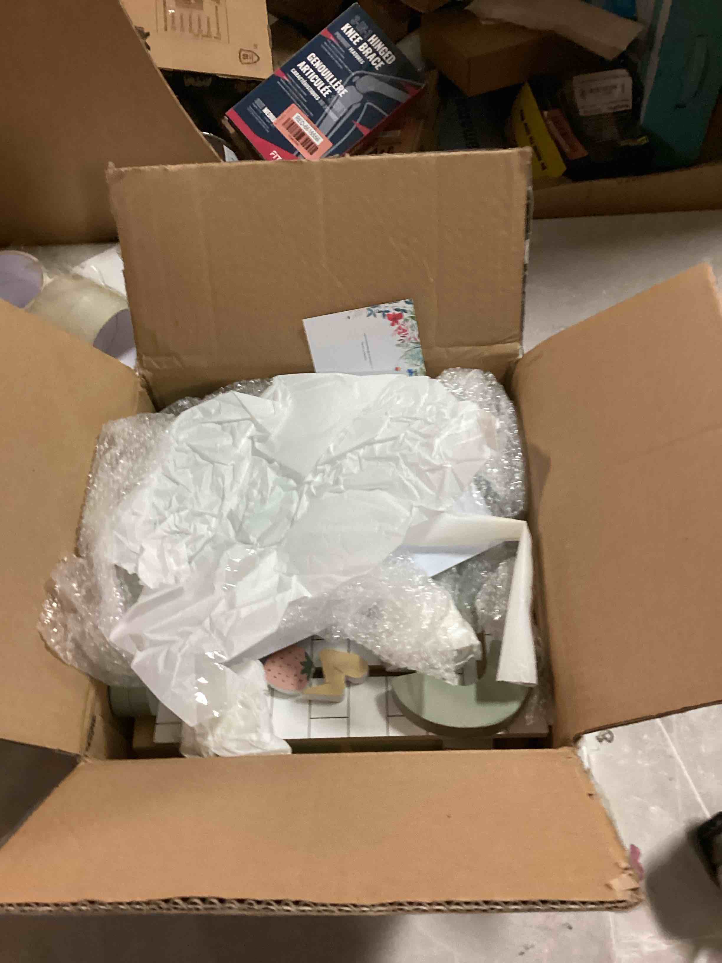 https://s3.amazonaws.com/lotting-images-prod/bidfta/RED6618557_1715792558324.jpeg