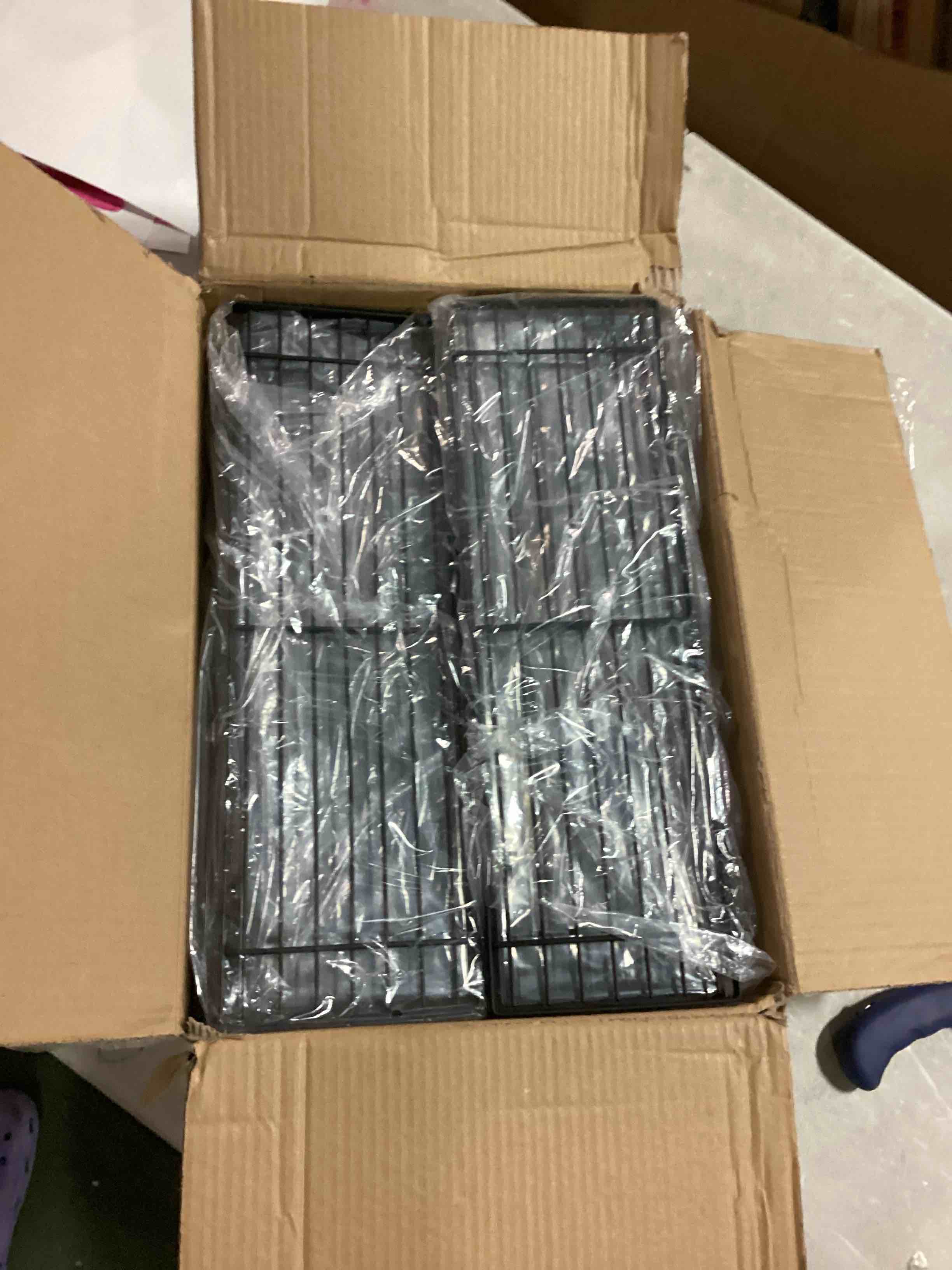 https://s3.amazonaws.com/lotting-images-prod/bidfta/RED6618587_1715795728308.jpeg