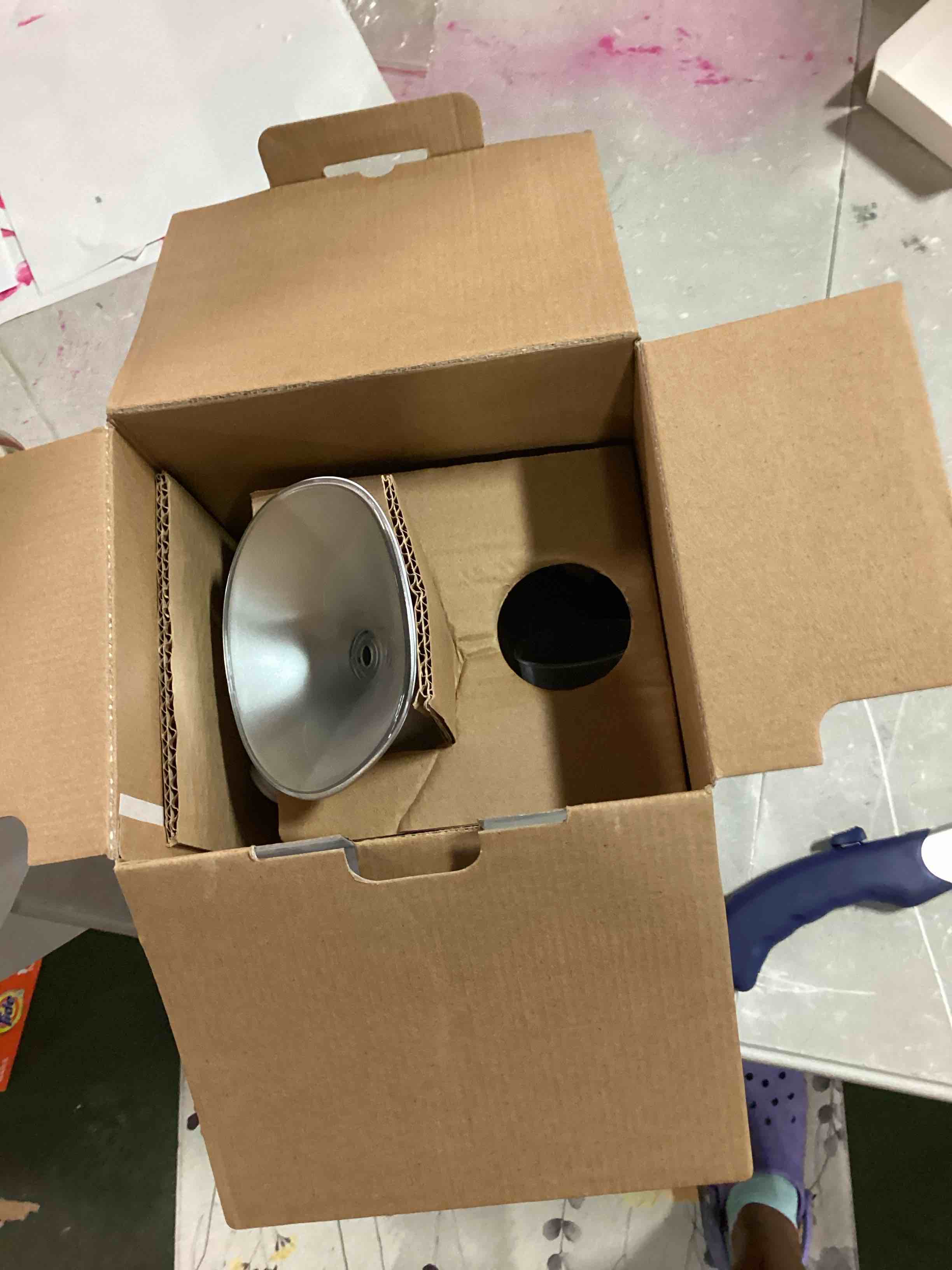 https://s3.amazonaws.com/lotting-images-prod/bidfta/RED6618640_1715800788816.jpeg