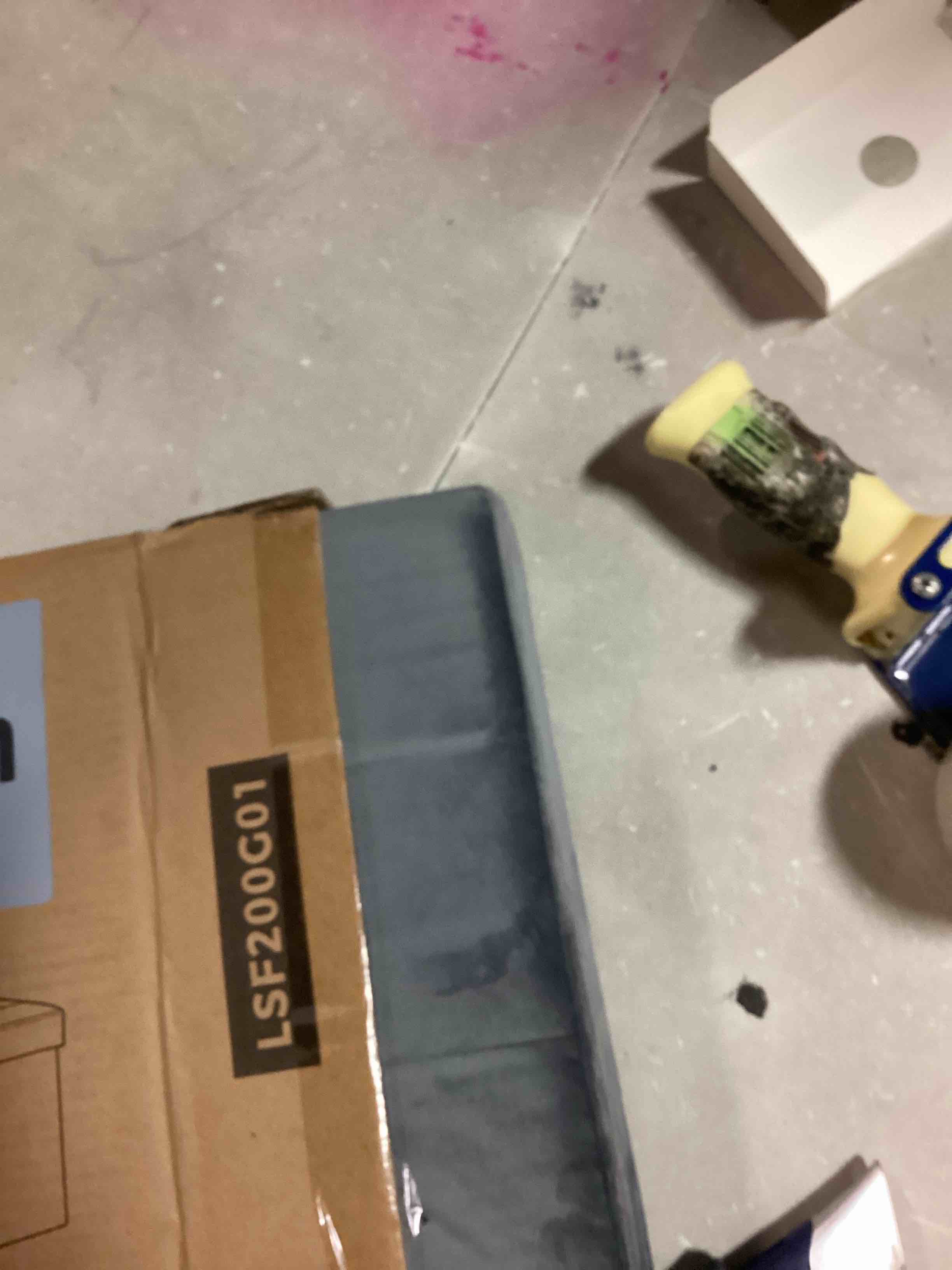 https://s3.amazonaws.com/lotting-images-prod/bidfta/RED6618656_1715801767564.jpeg