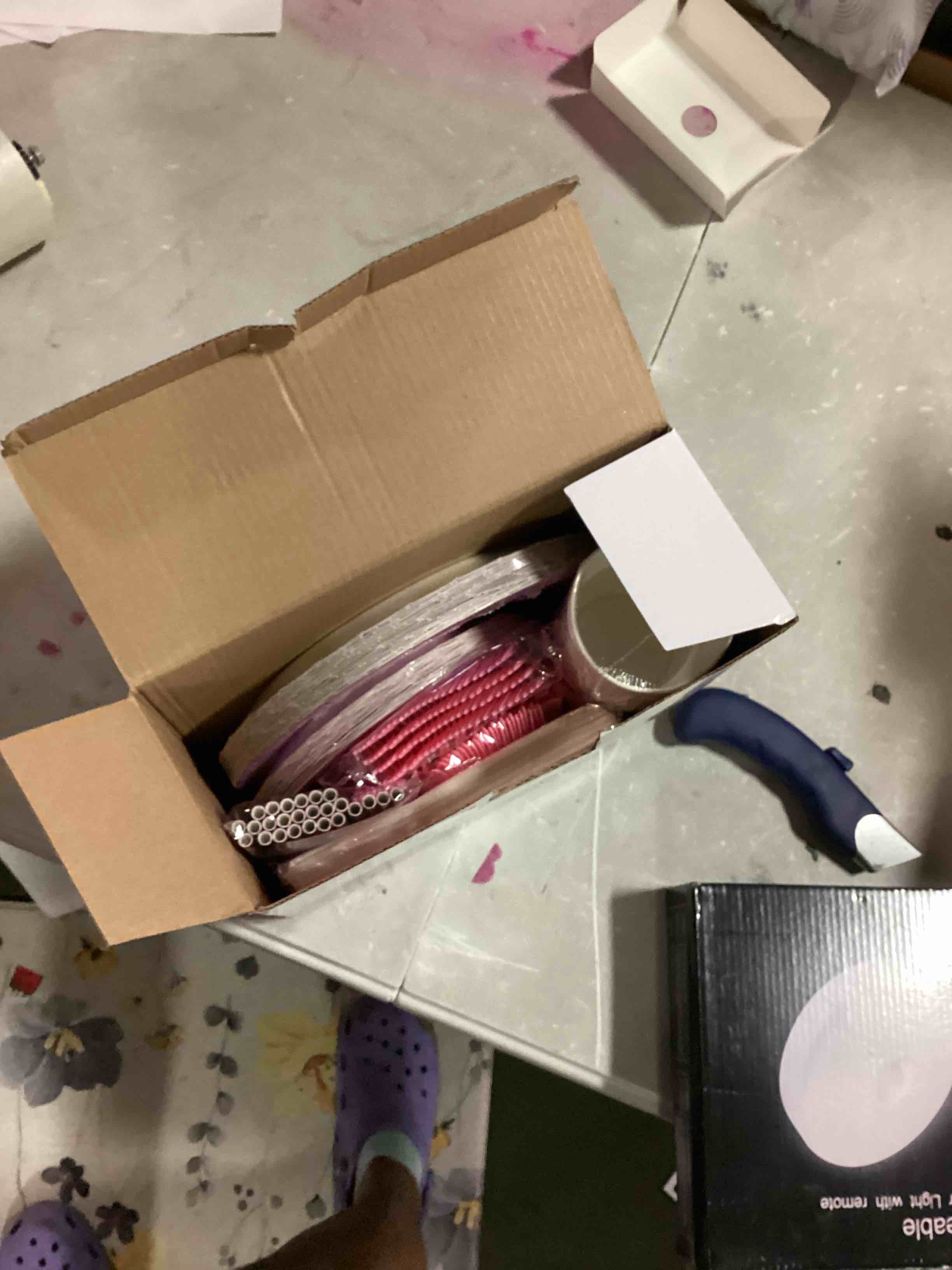 https://s3.amazonaws.com/lotting-images-prod/bidfta/RED6618661_1715802158901.jpeg