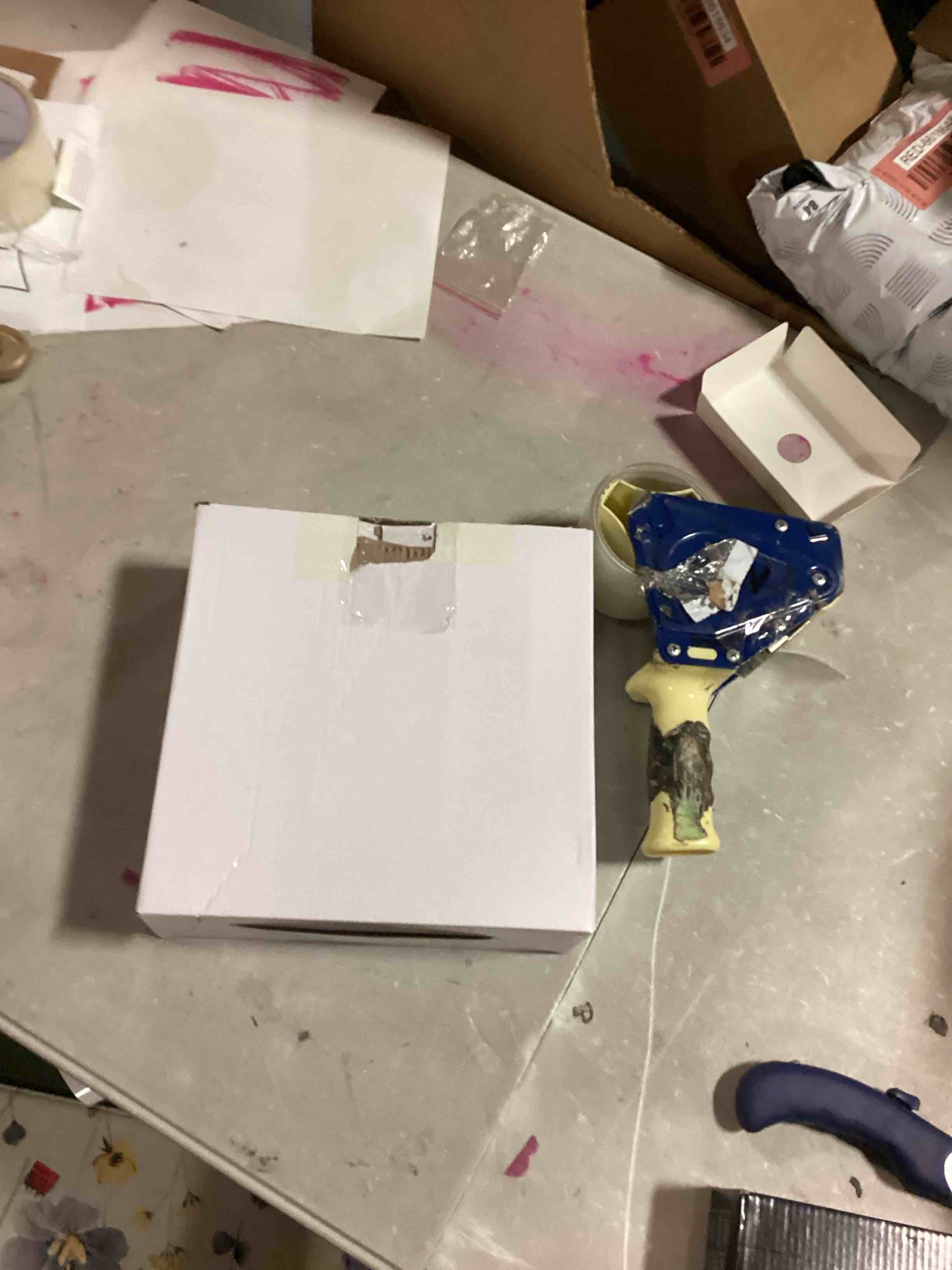 https://s3.amazonaws.com/lotting-images-prod/bidfta/RED6618661_1715802171437.jpeg