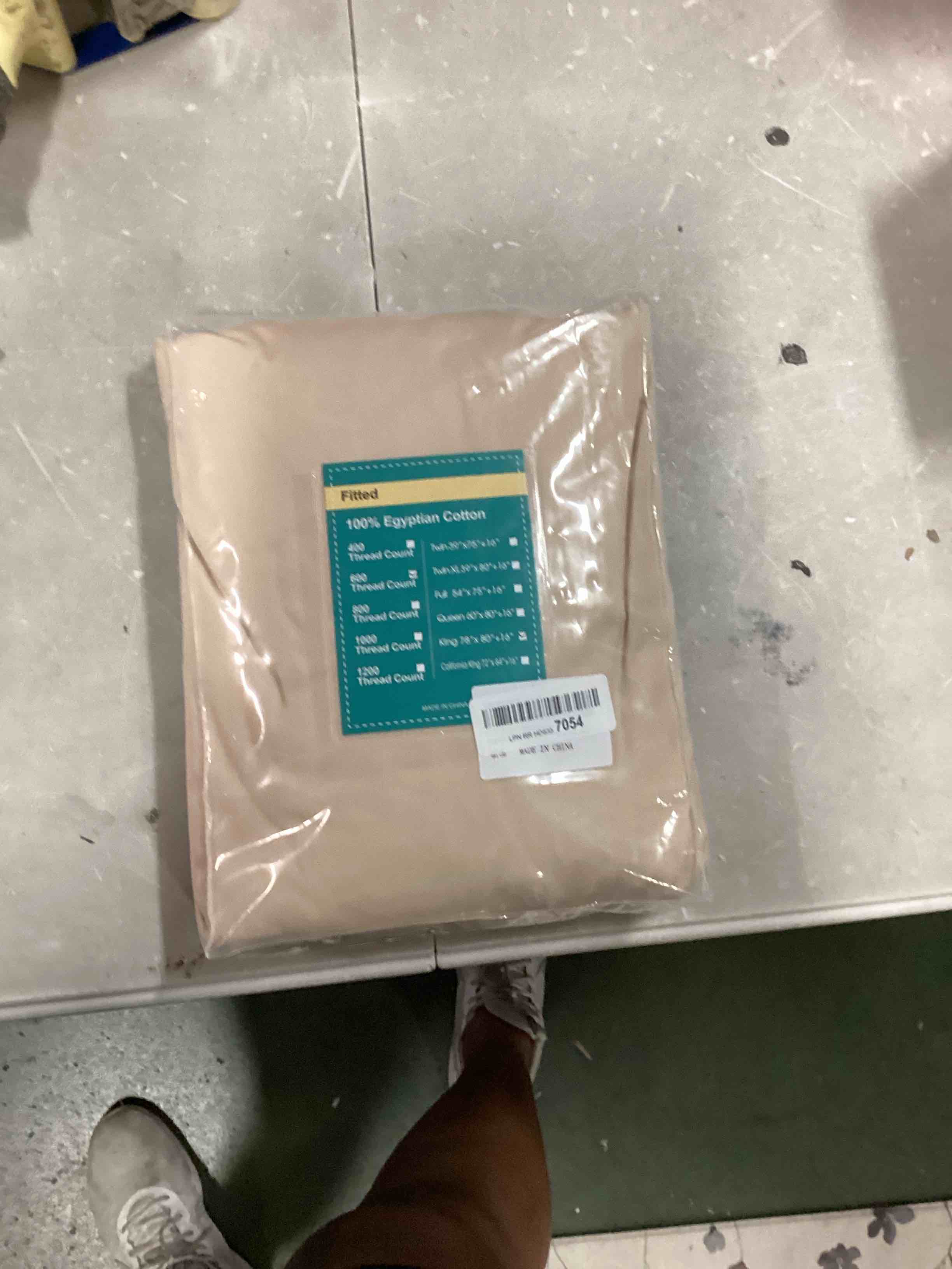 https://s3.amazonaws.com/lotting-images-prod/bidfta/RED6618801_1715869766906.jpeg