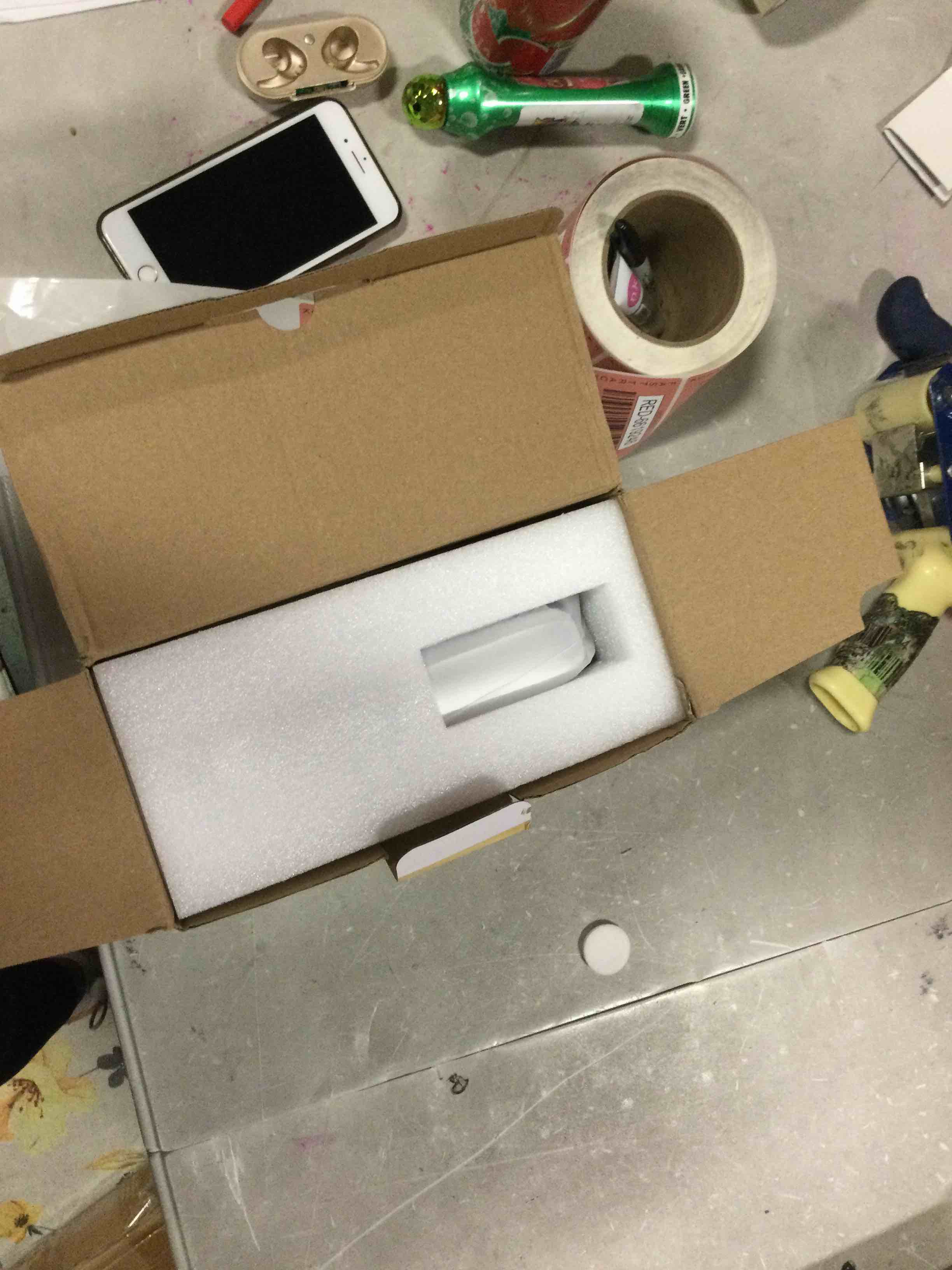 https://s3.amazonaws.com/lotting-images-prod/bidfta/RED6619245_1715970593568.jpeg