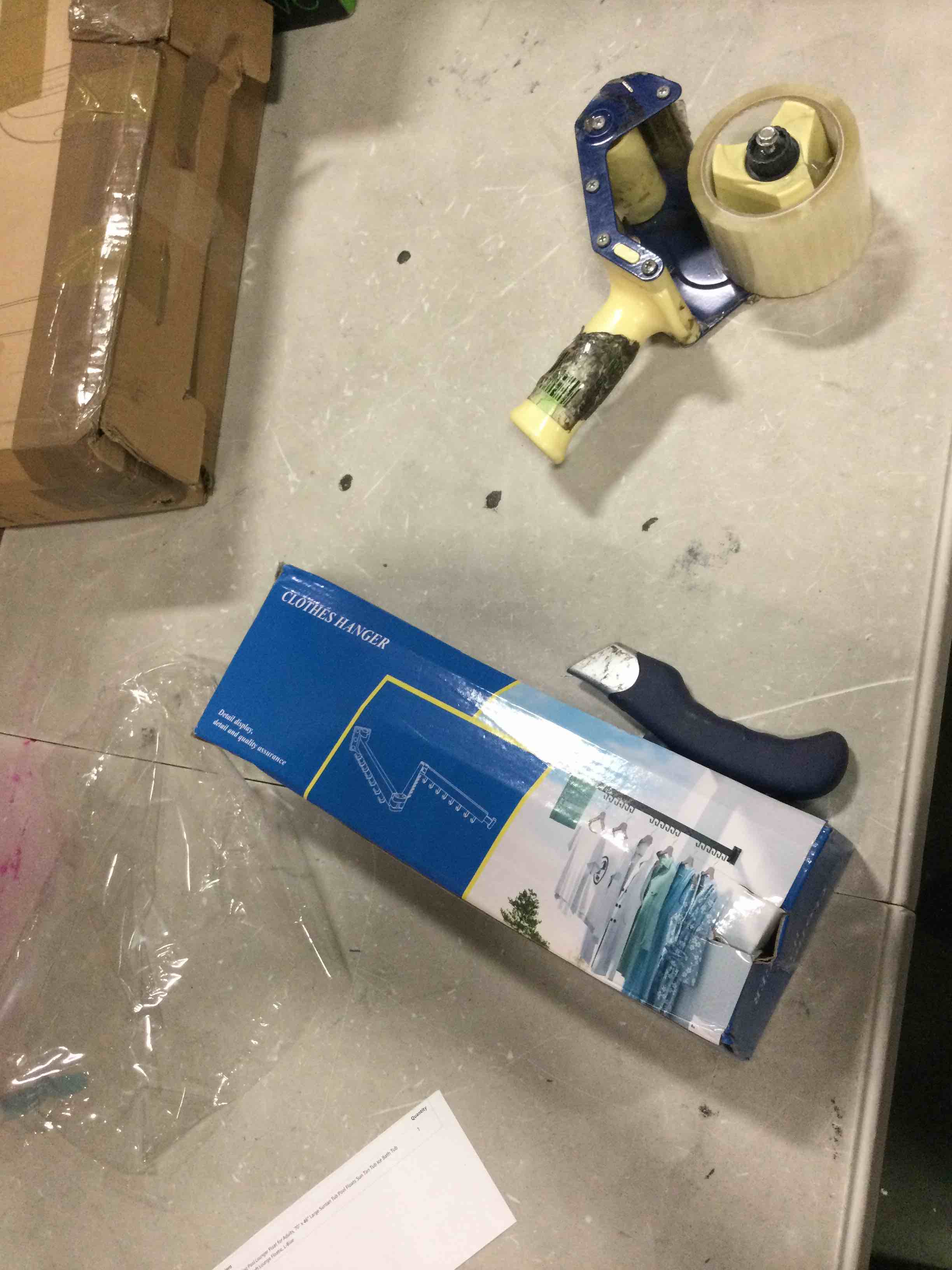 https://s3.amazonaws.com/lotting-images-prod/bidfta/RED6619295_1715974729593.jpeg