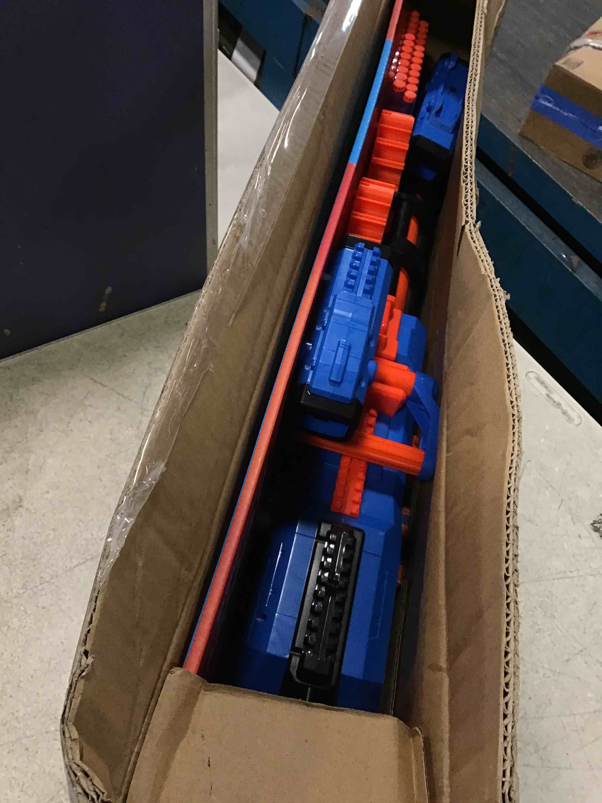 https://s3.amazonaws.com/lotting-images-prod/bidfta/RED6619905_1716471875414.jpeg