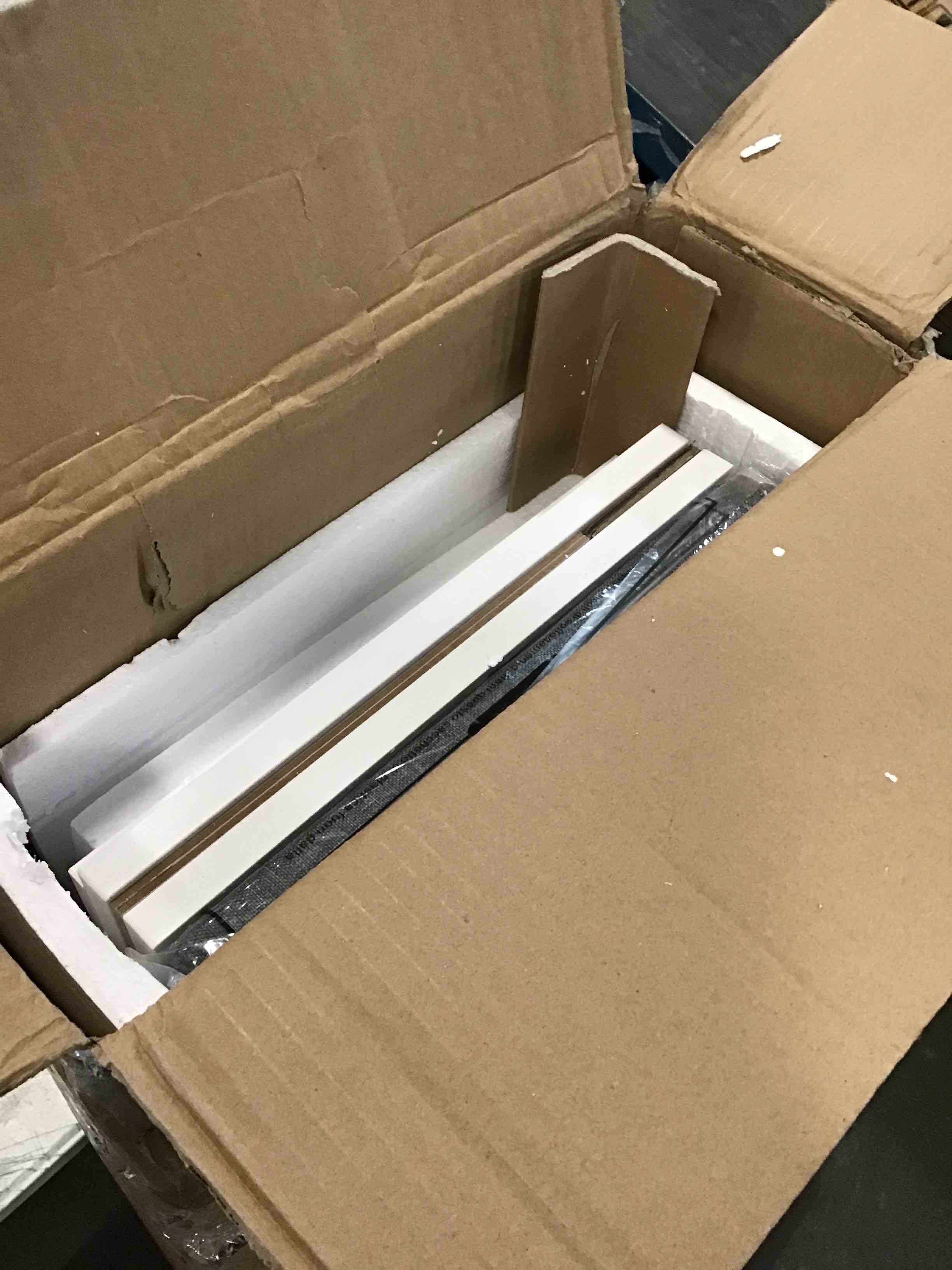 https://s3.amazonaws.com/lotting-images-prod/bidfta/RED6619915_1716474422290.jpeg