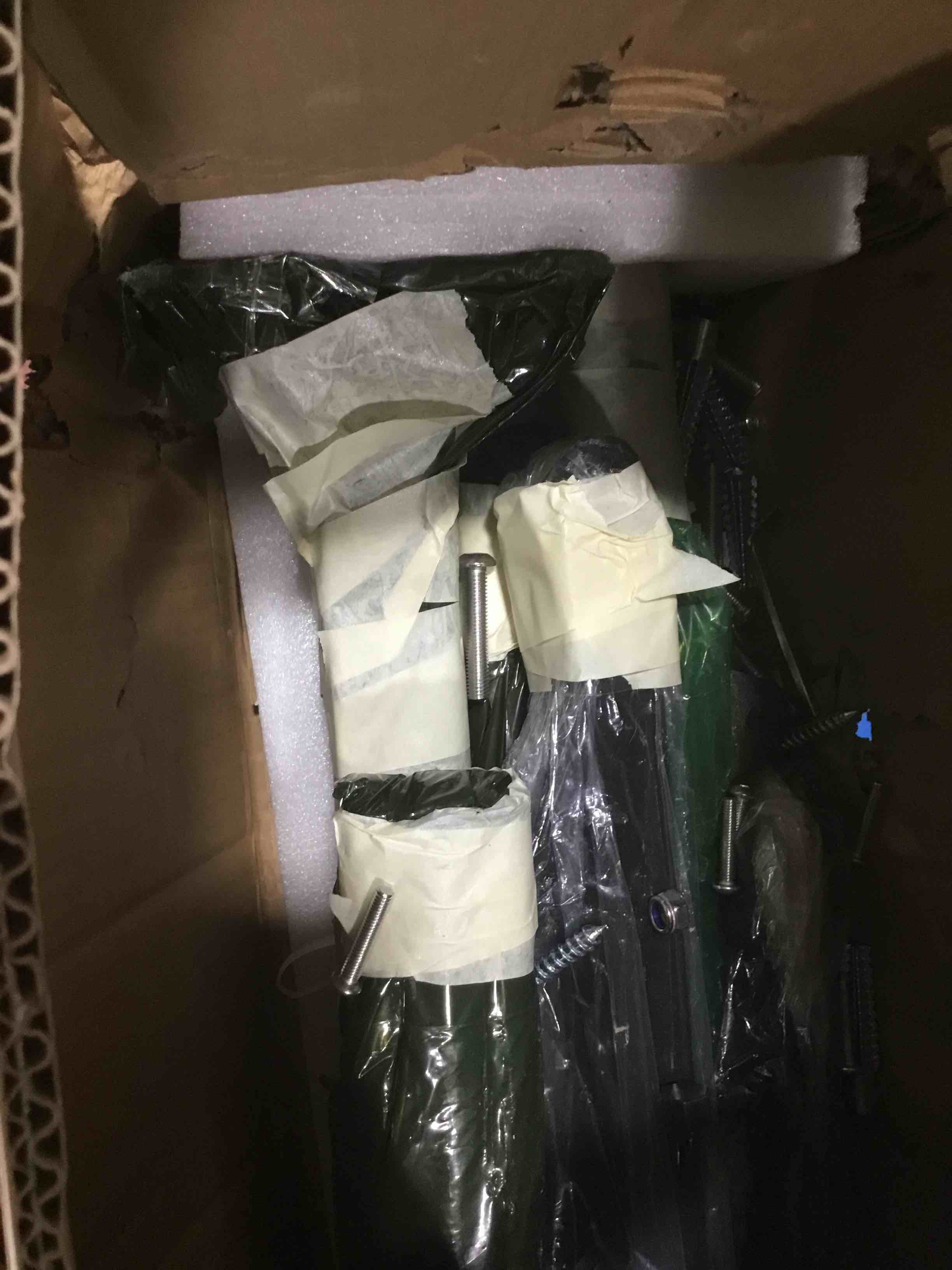 https://s3.amazonaws.com/lotting-images-prod/bidfta/RED6624687_1721241104906.jpeg