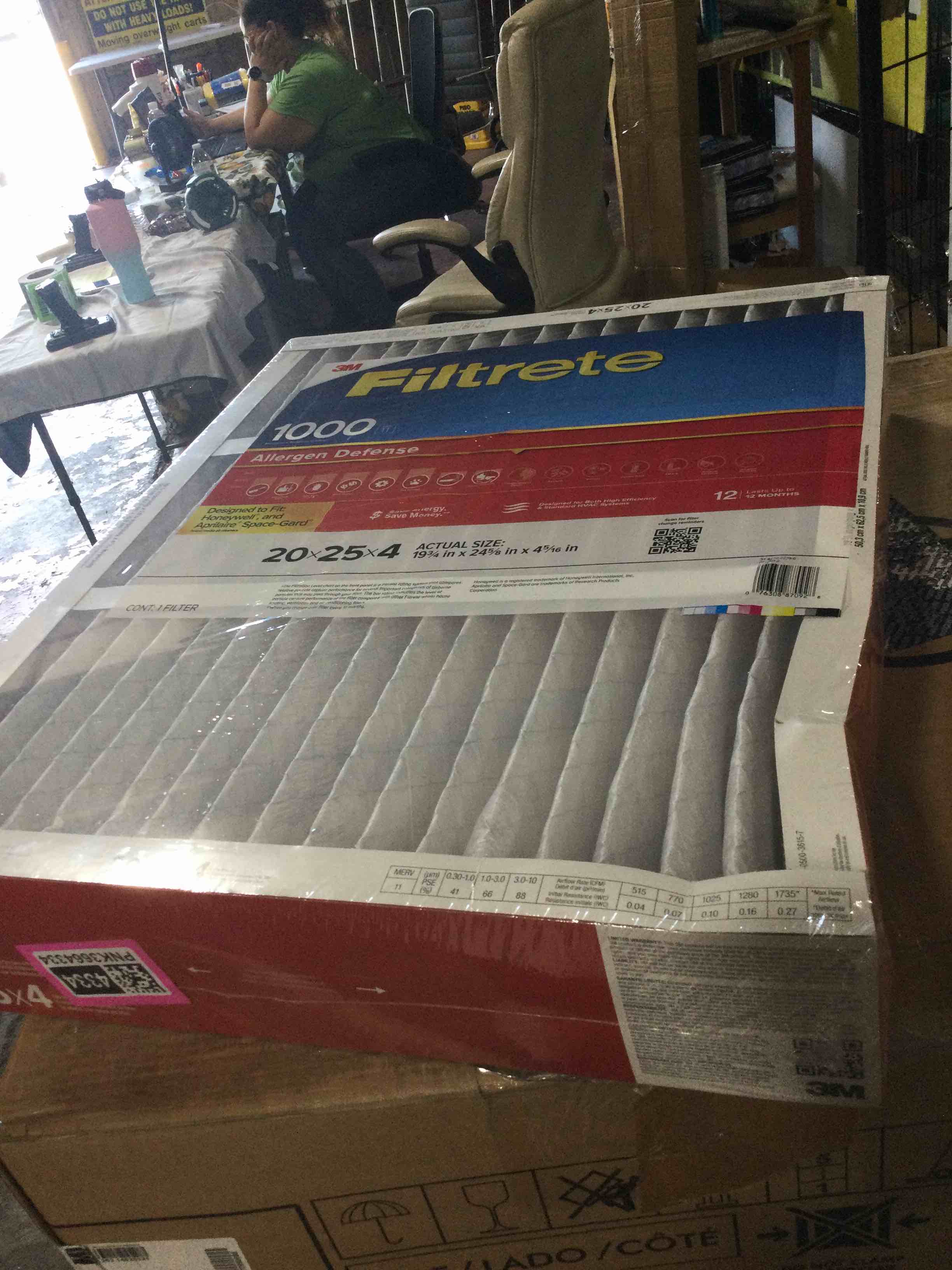 https://s3.amazonaws.com/lotting-images-prod/bidfta/RED6628088_1753288174015.jpeg