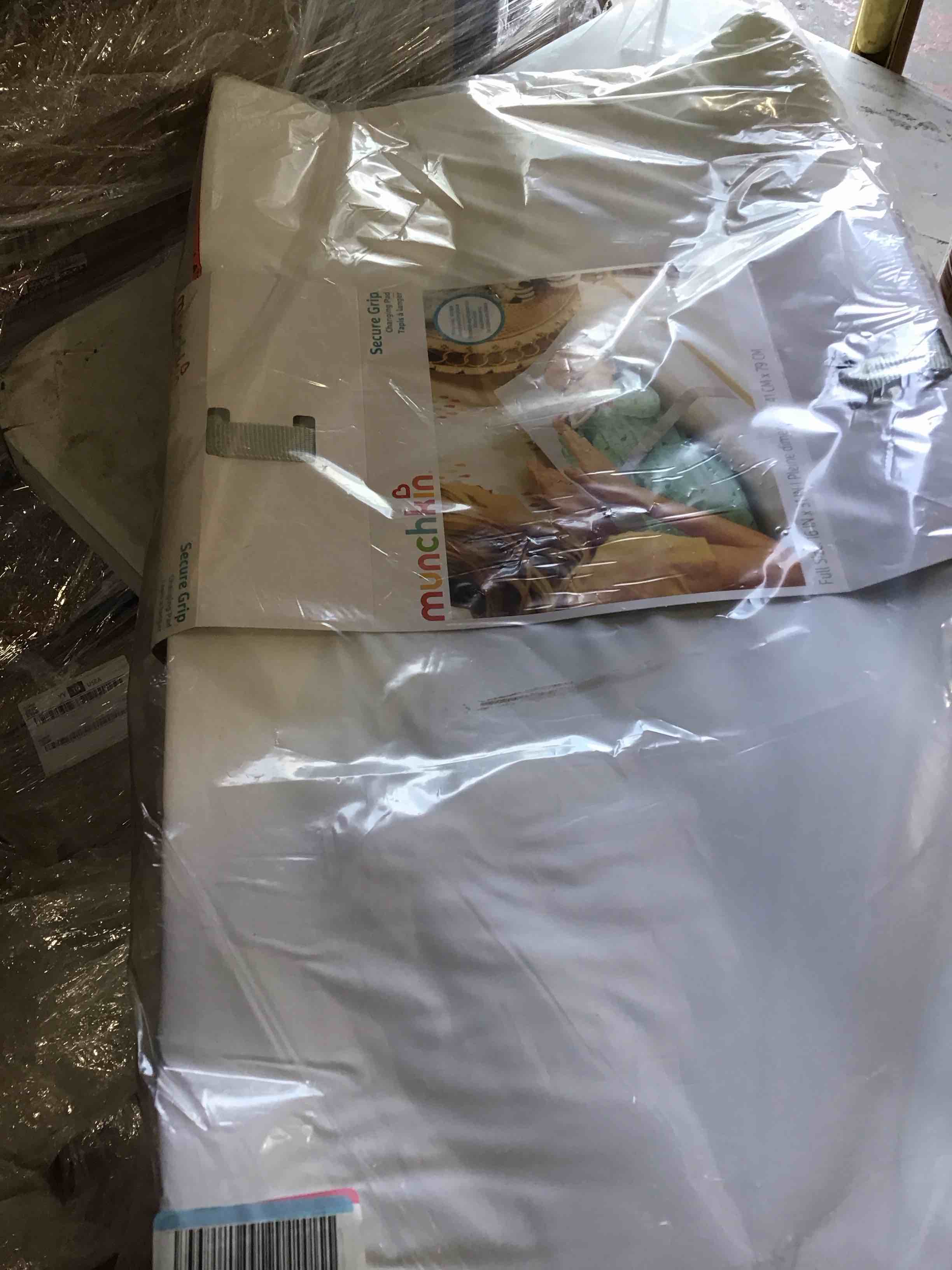 https://s3.amazonaws.com/lotting-images-prod/bidfta/RED6629036_1723656577465.jpeg