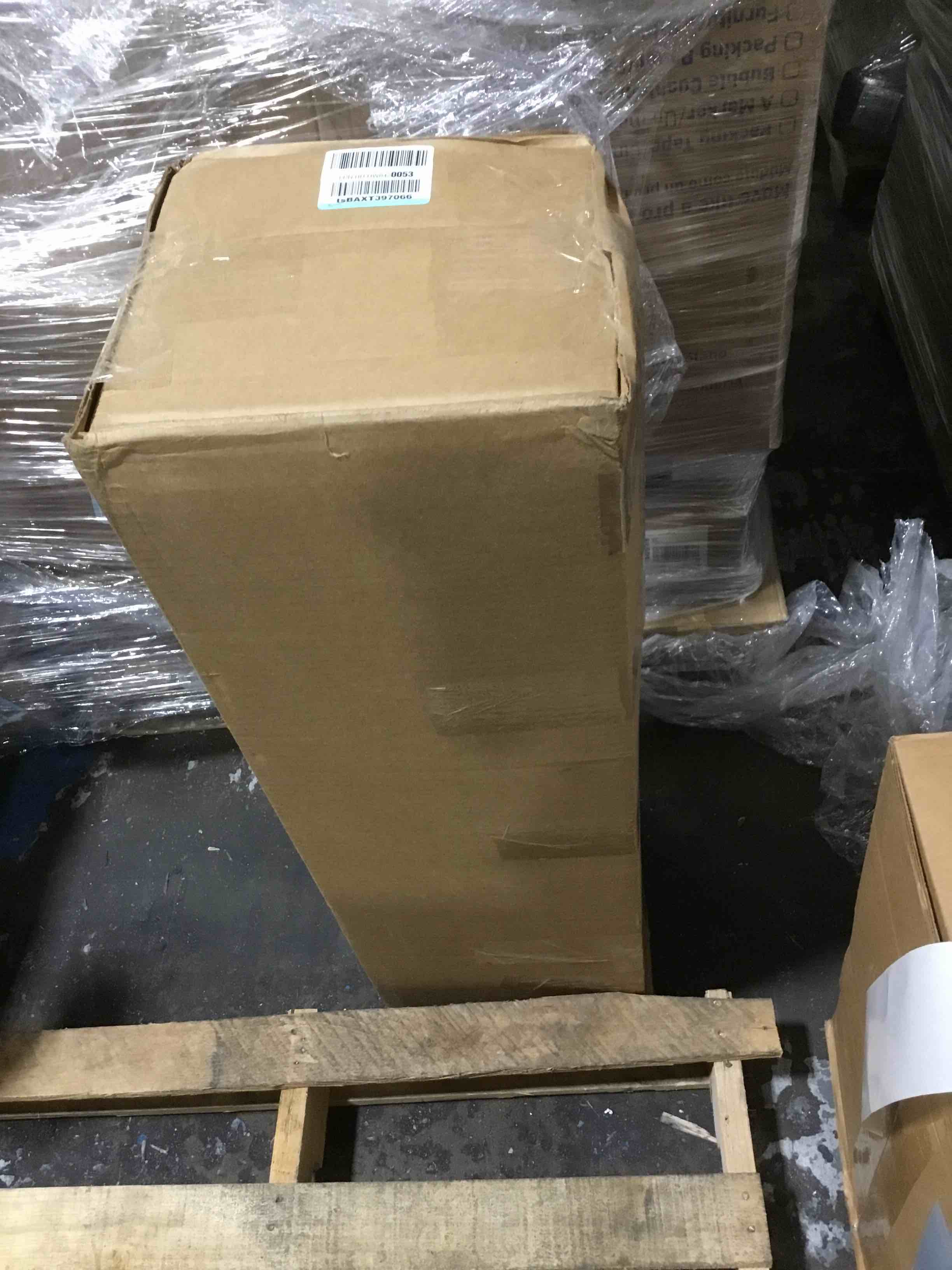 https://s3.amazonaws.com/lotting-images-prod/bidfta/RED6629180_1723755619485.jpeg