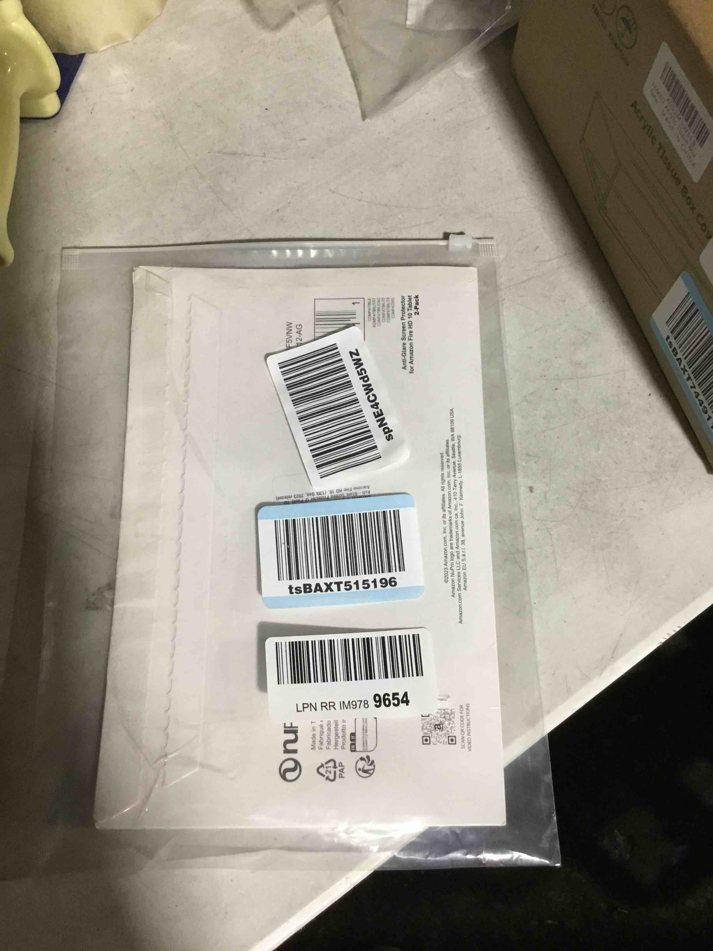 https://s3.amazonaws.com/lotting-images-prod/bidfta/RED6630677_1723648545544.jpeg