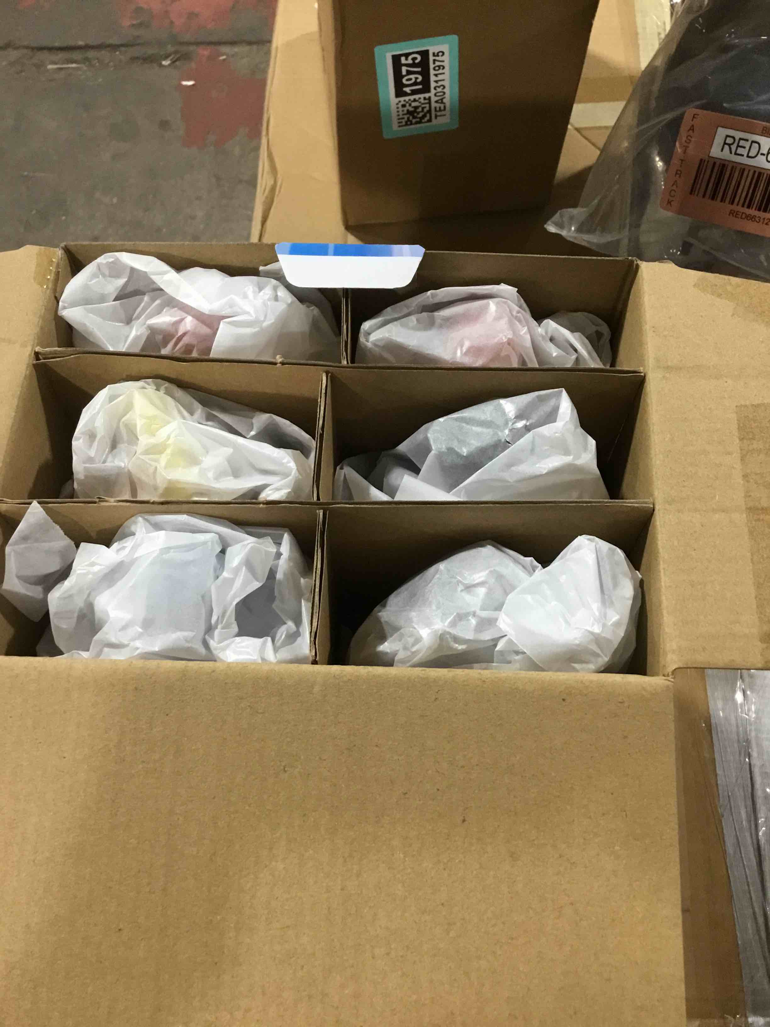 https://s3.amazonaws.com/lotting-images-prod/bidfta/RED6631220_1727872941716.jpeg
