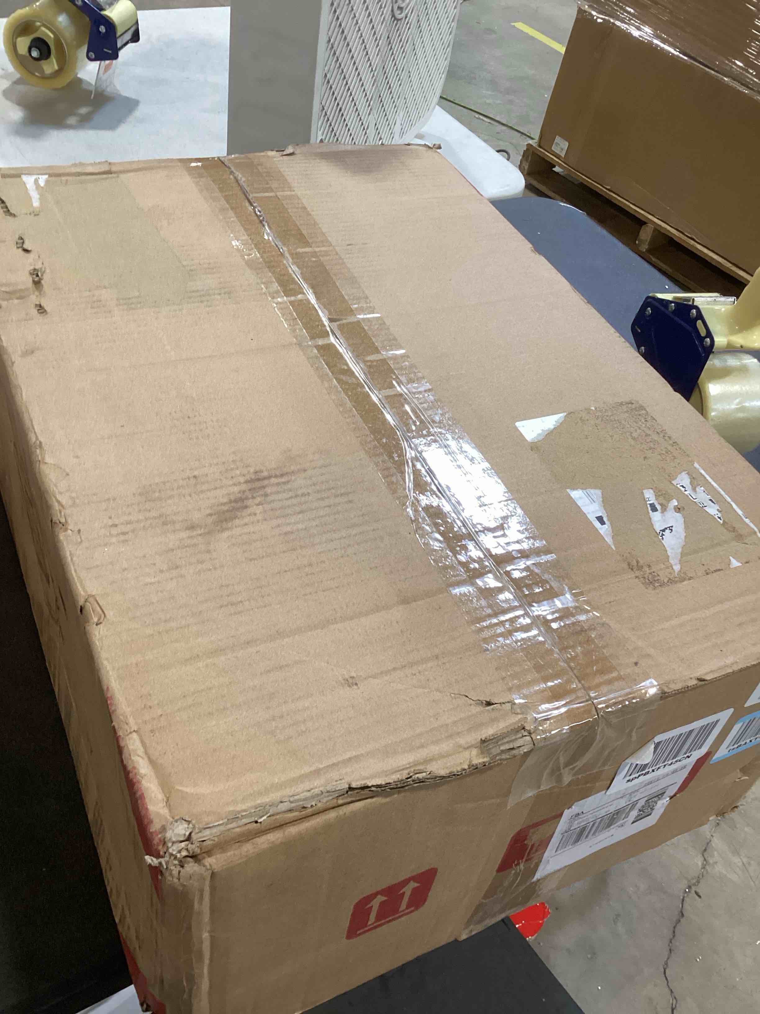 https://s3.amazonaws.com/lotting-images-prod/bidfta/RED6632155_1723577997988.jpeg