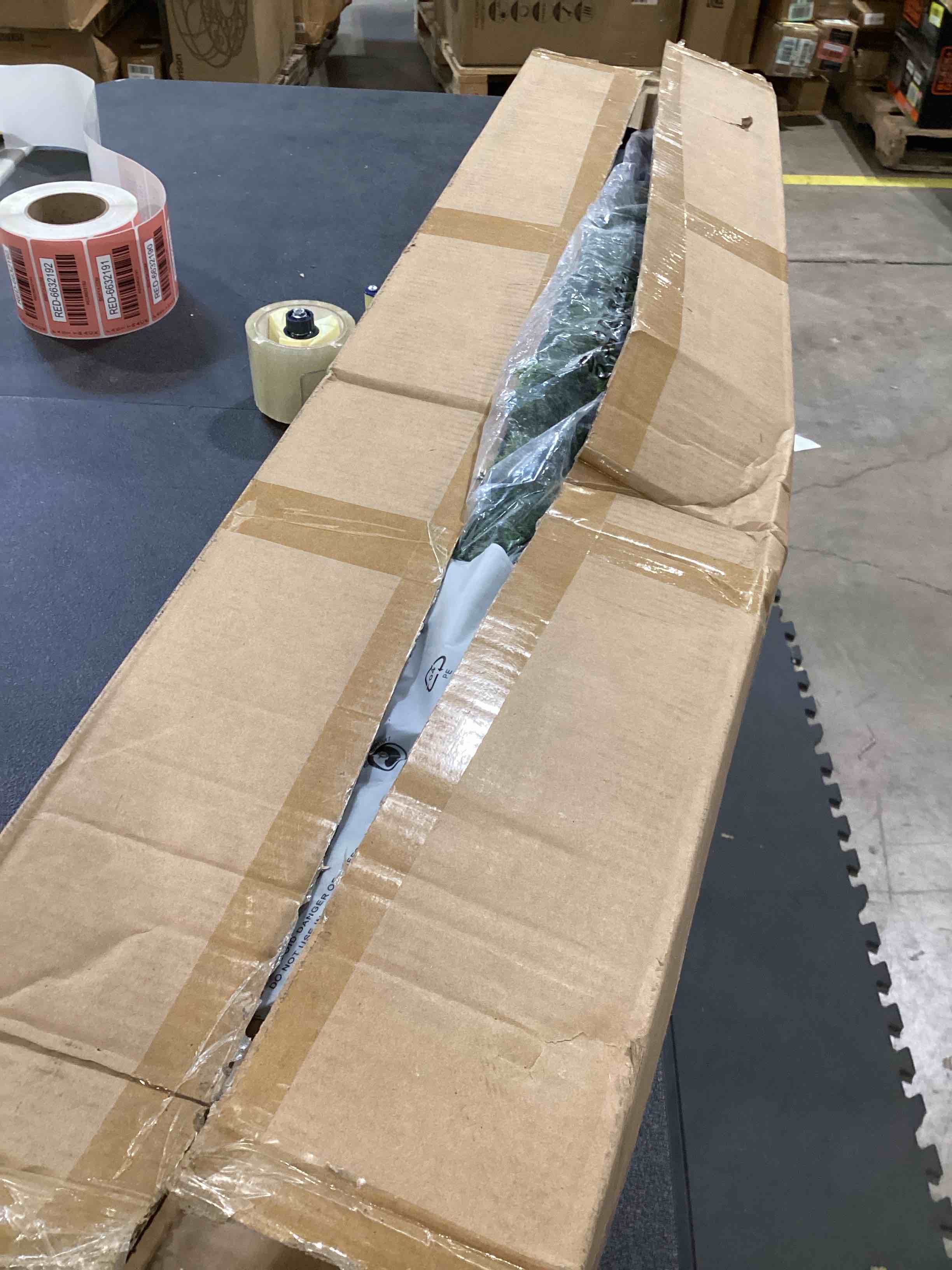 https://s3.amazonaws.com/lotting-images-prod/bidfta/RED6632187_1723639578739.jpeg