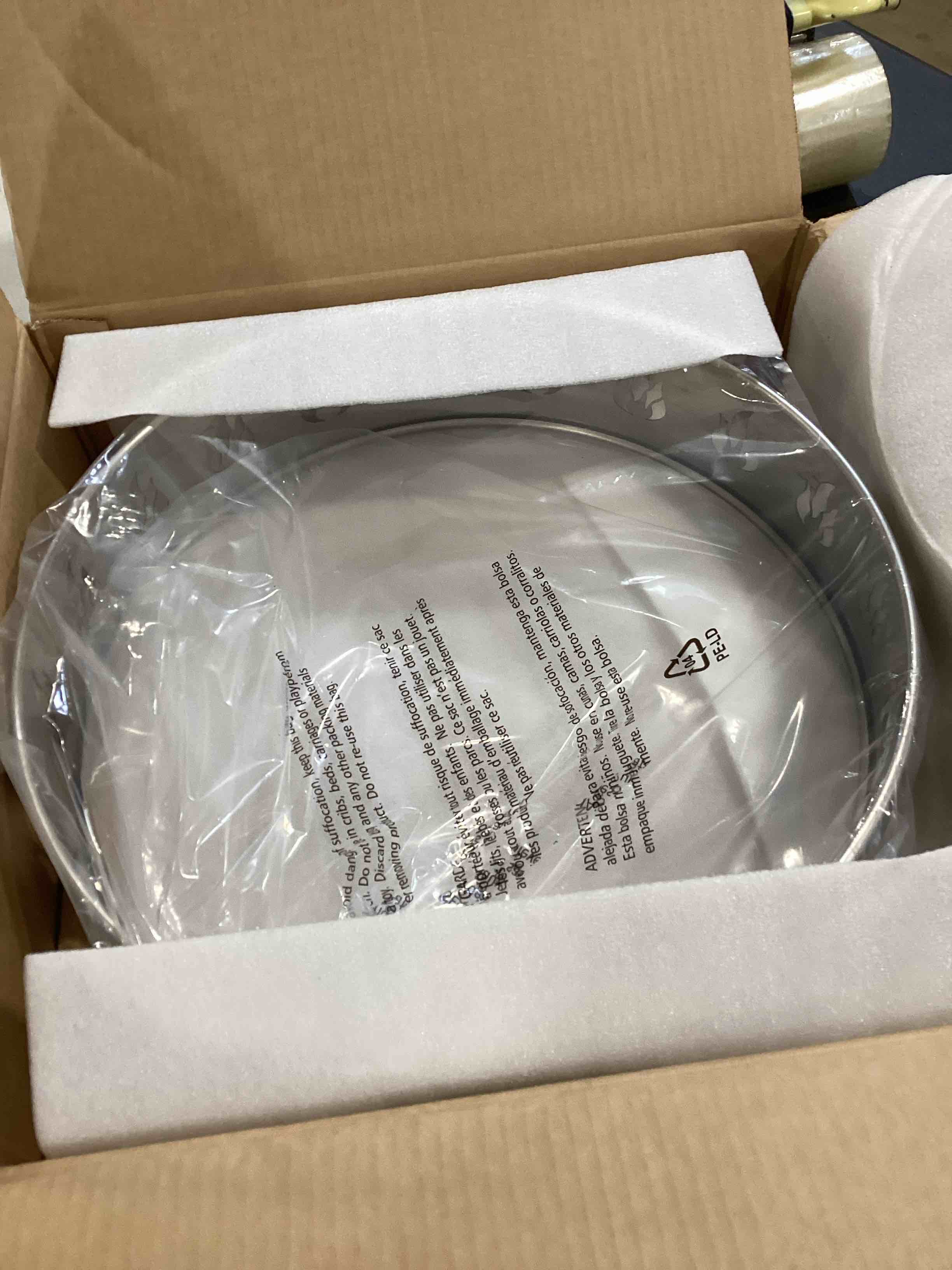 https://s3.amazonaws.com/lotting-images-prod/bidfta/RED6632572_1724173693324.jpeg
