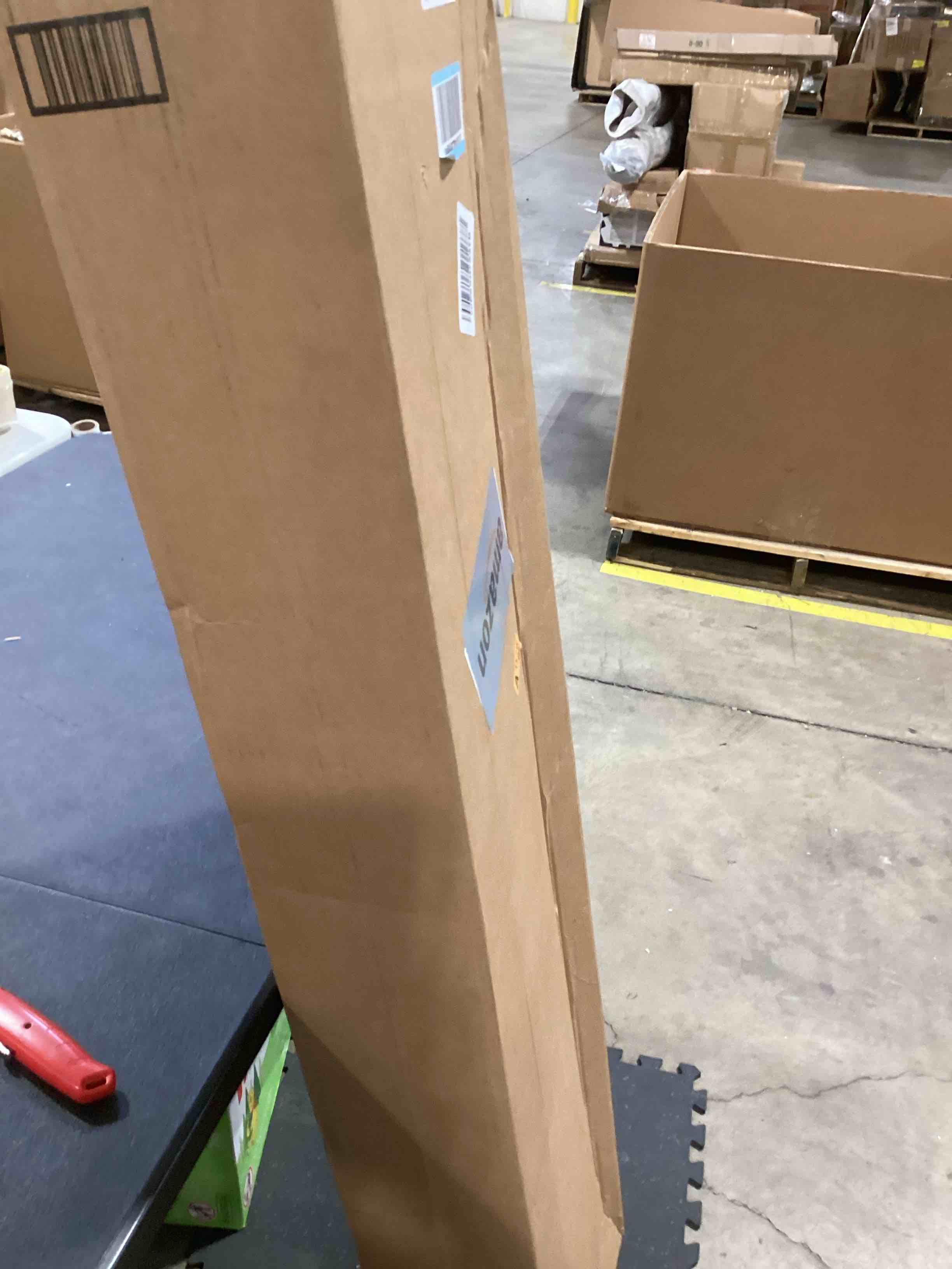 https://s3.amazonaws.com/lotting-images-prod/bidfta/RED6632887_1724765058867.jpeg