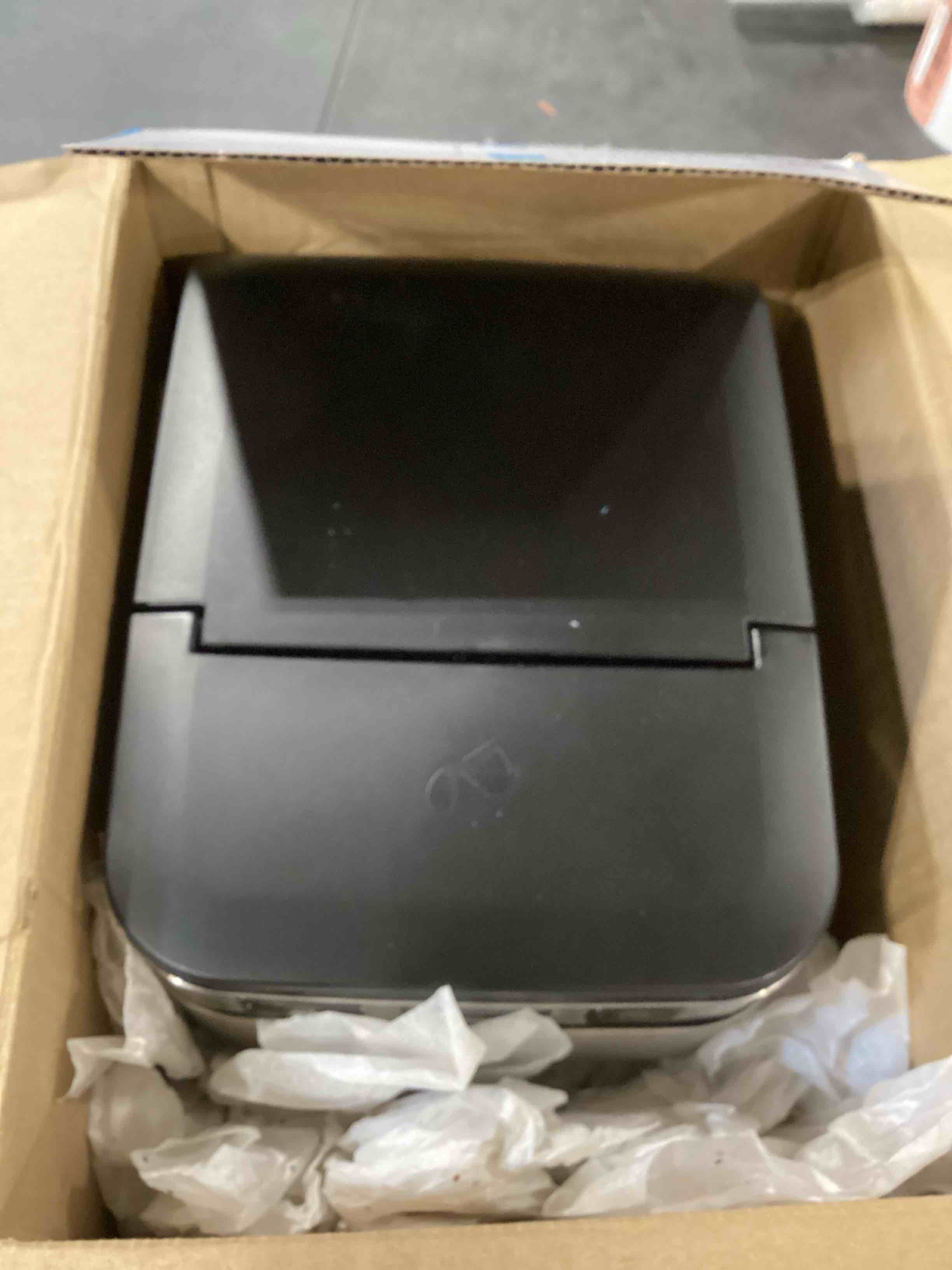 https://s3.amazonaws.com/lotting-images-prod/bidfta/RED6633065_1724945845458.jpeg