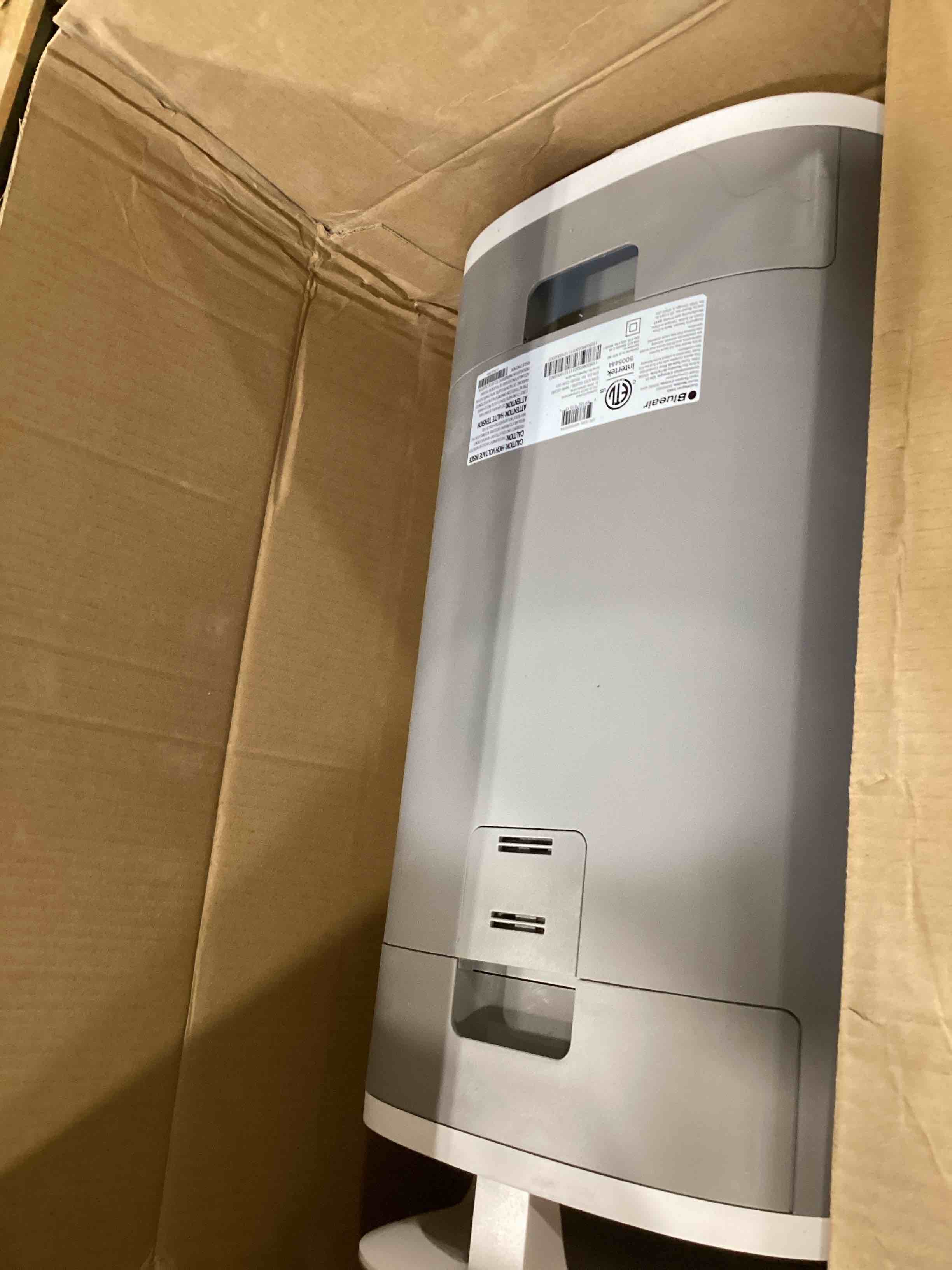 https://s3.amazonaws.com/lotting-images-prod/bidfta/RED6634269_1725460555637.jpeg