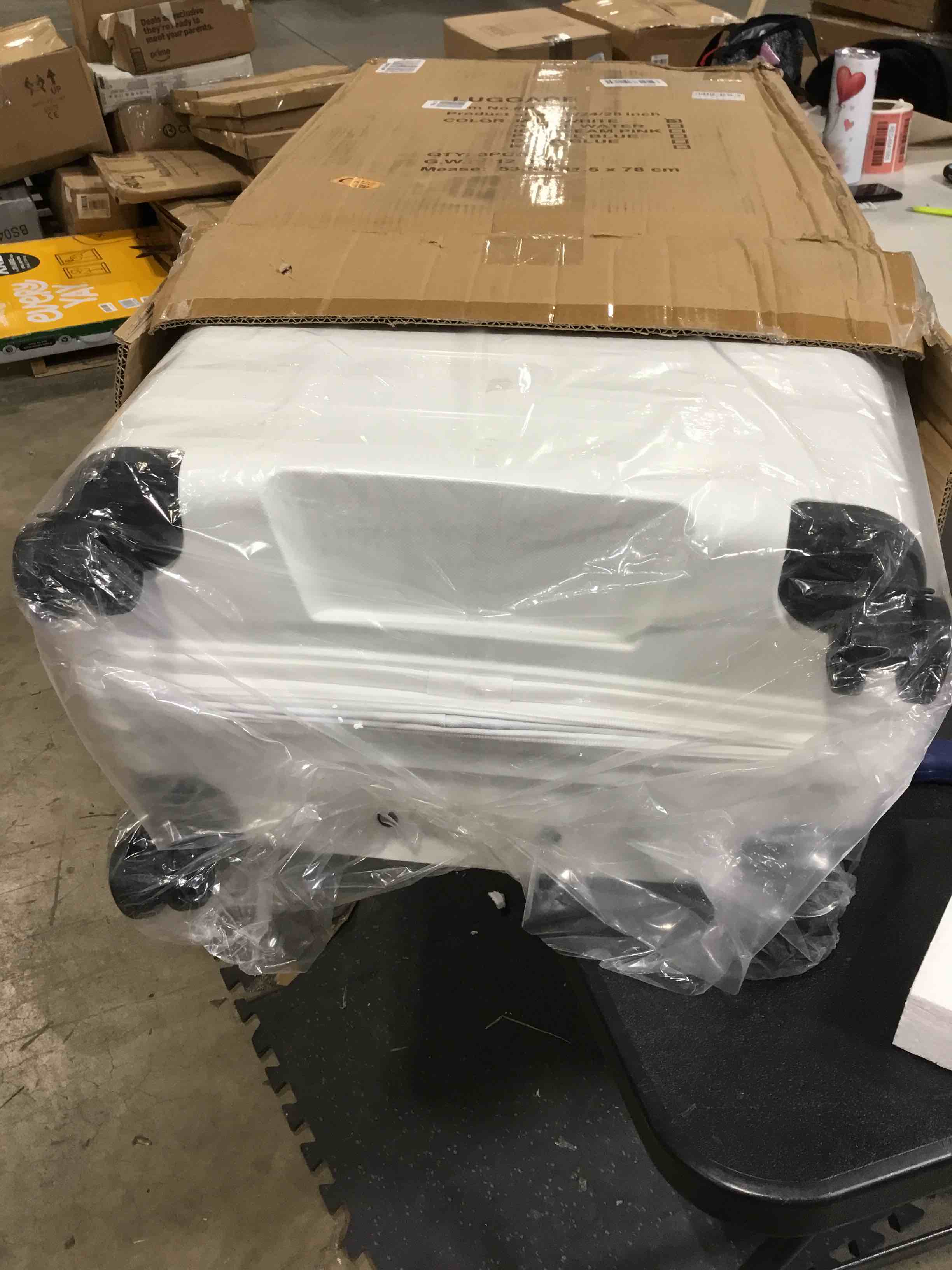 https://s3.amazonaws.com/lotting-images-prod/bidfta/RED6634651_1726154737653.jpeg