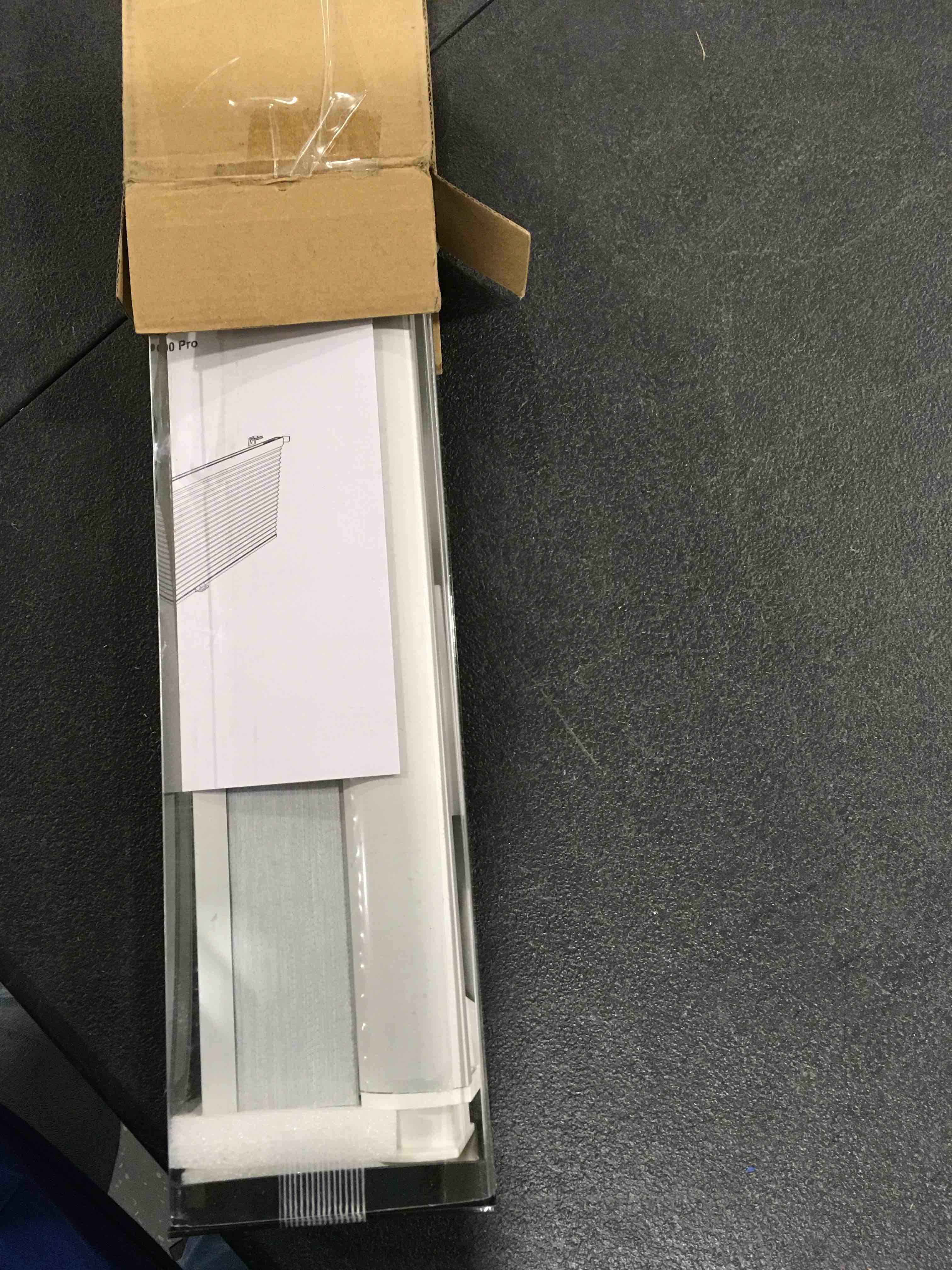https://s3.amazonaws.com/lotting-images-prod/bidfta/RED6634703_1726227067085.jpeg