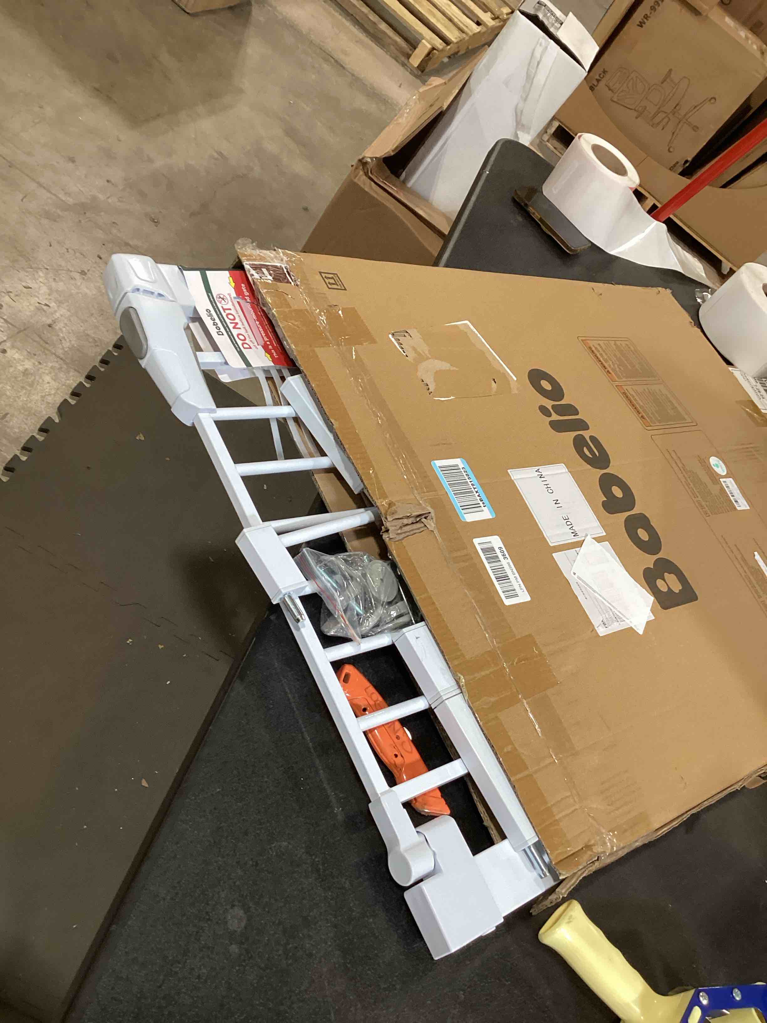 https://s3.amazonaws.com/lotting-images-prod/bidfta/RED6635449_1722446352658.jpeg