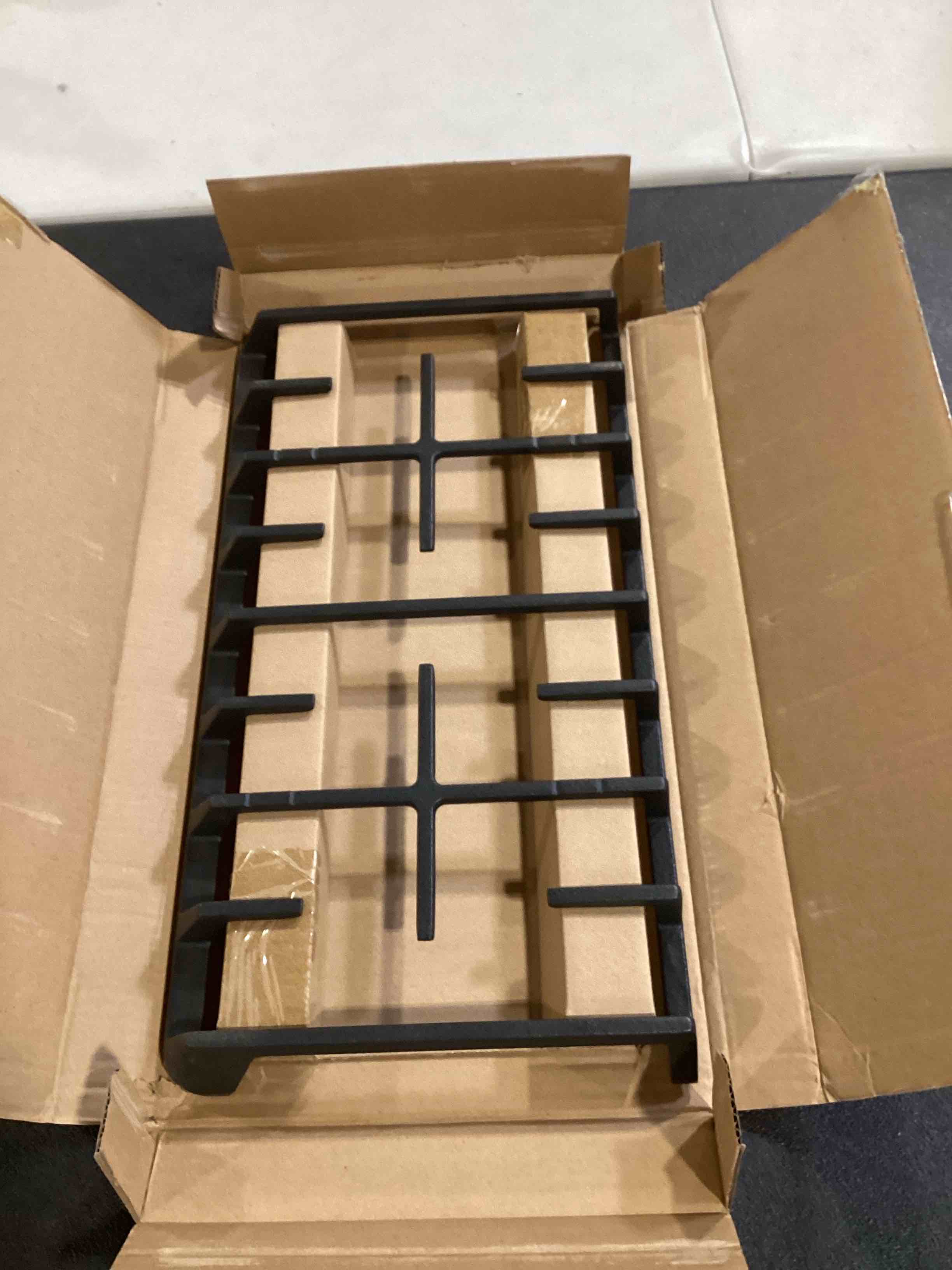 https://s3.amazonaws.com/lotting-images-prod/bidfta/RED6635467_1722450168172.jpeg
