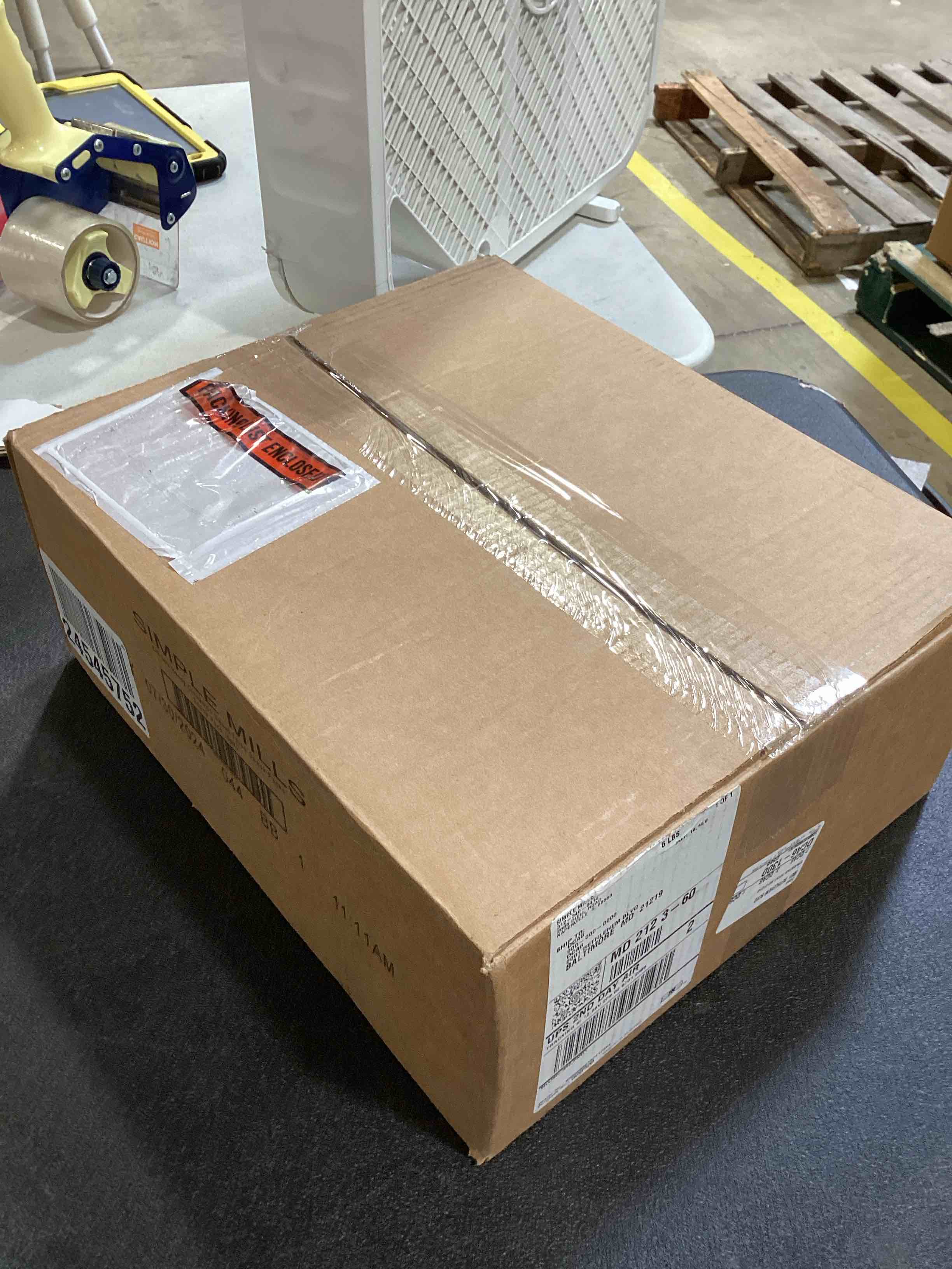 https://s3.amazonaws.com/lotting-images-prod/bidfta/RED6635954_1722967083686.jpeg