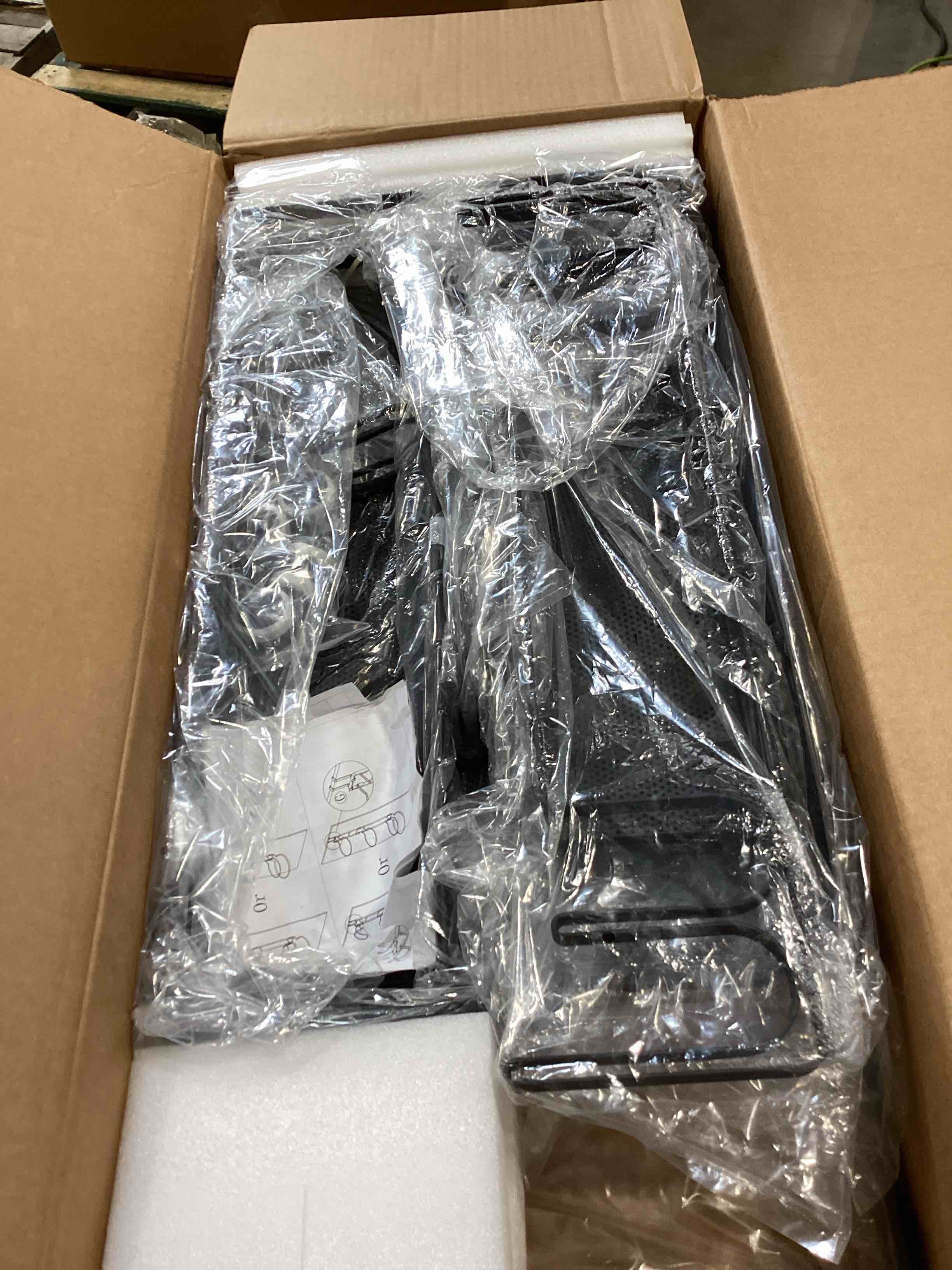 https://s3.amazonaws.com/lotting-images-prod/bidfta/RED6635957_1722967572606.jpeg