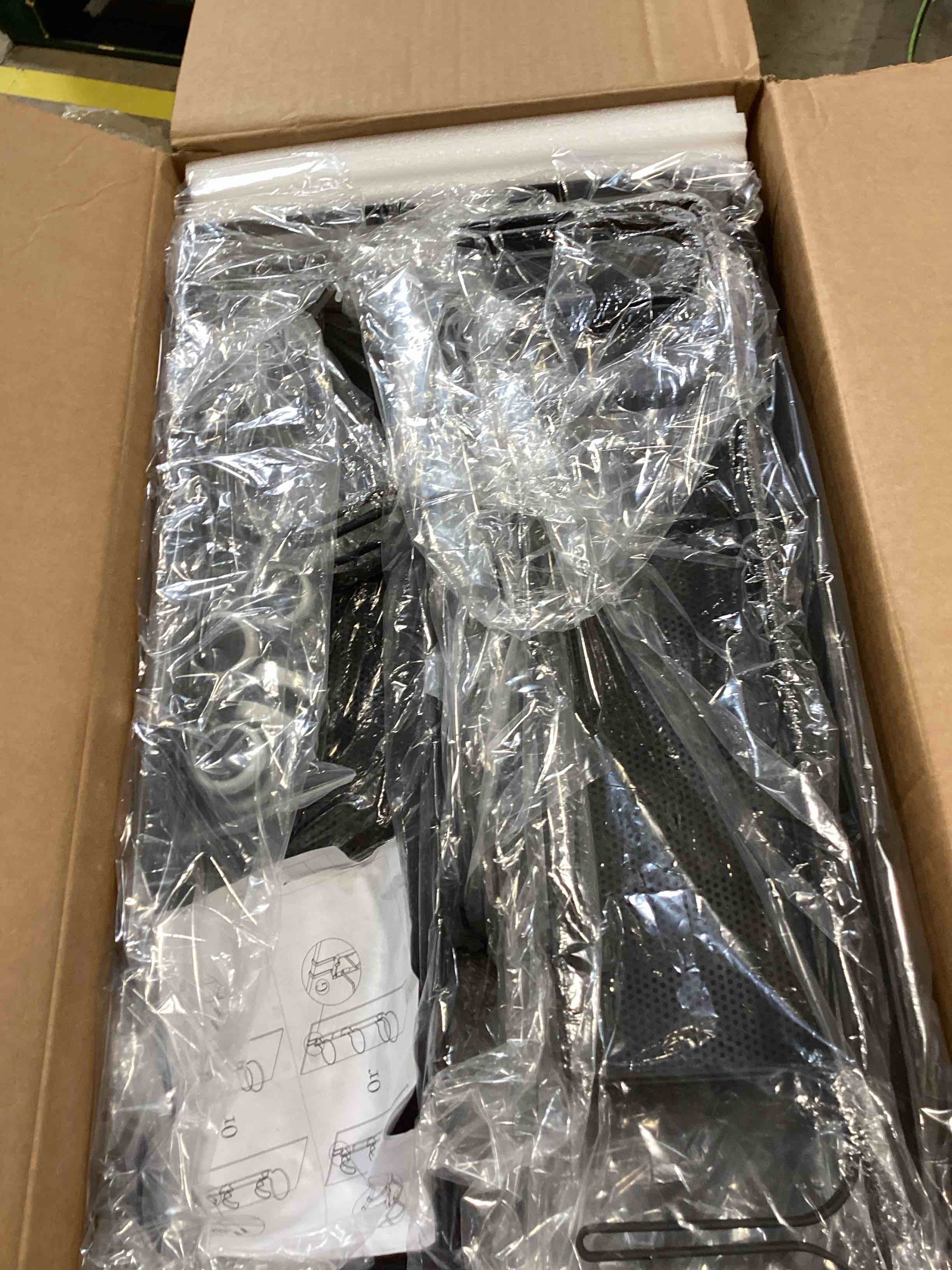 https://s3.amazonaws.com/lotting-images-prod/bidfta/RED6635957_1722967575041.jpeg