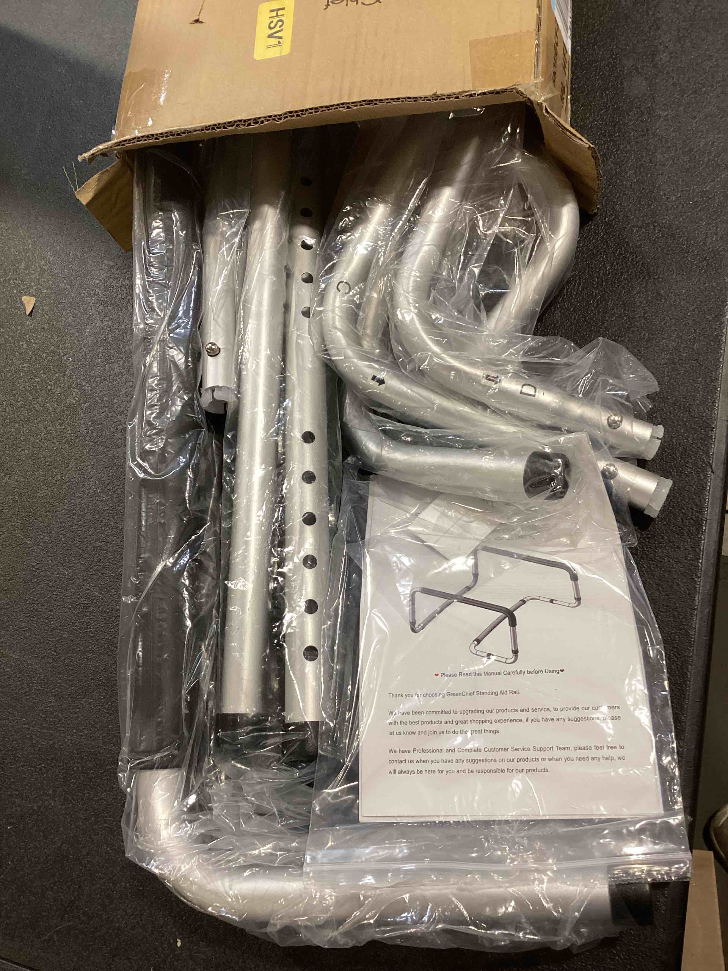 https://s3.amazonaws.com/lotting-images-prod/bidfta/RED6636098_1723054810266.jpeg
