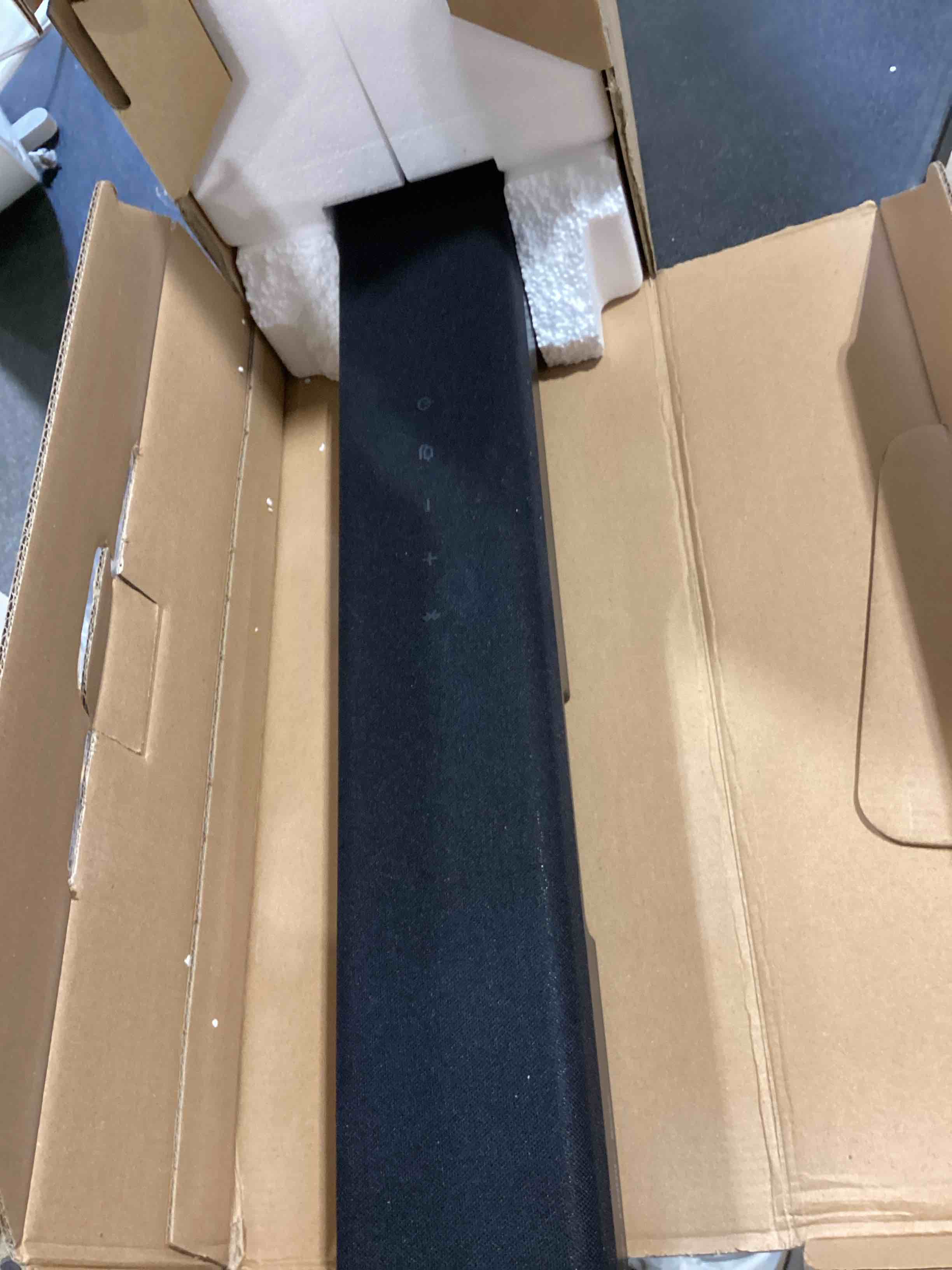 https://s3.amazonaws.com/lotting-images-prod/bidfta/RED6636296_1723216218225.jpeg