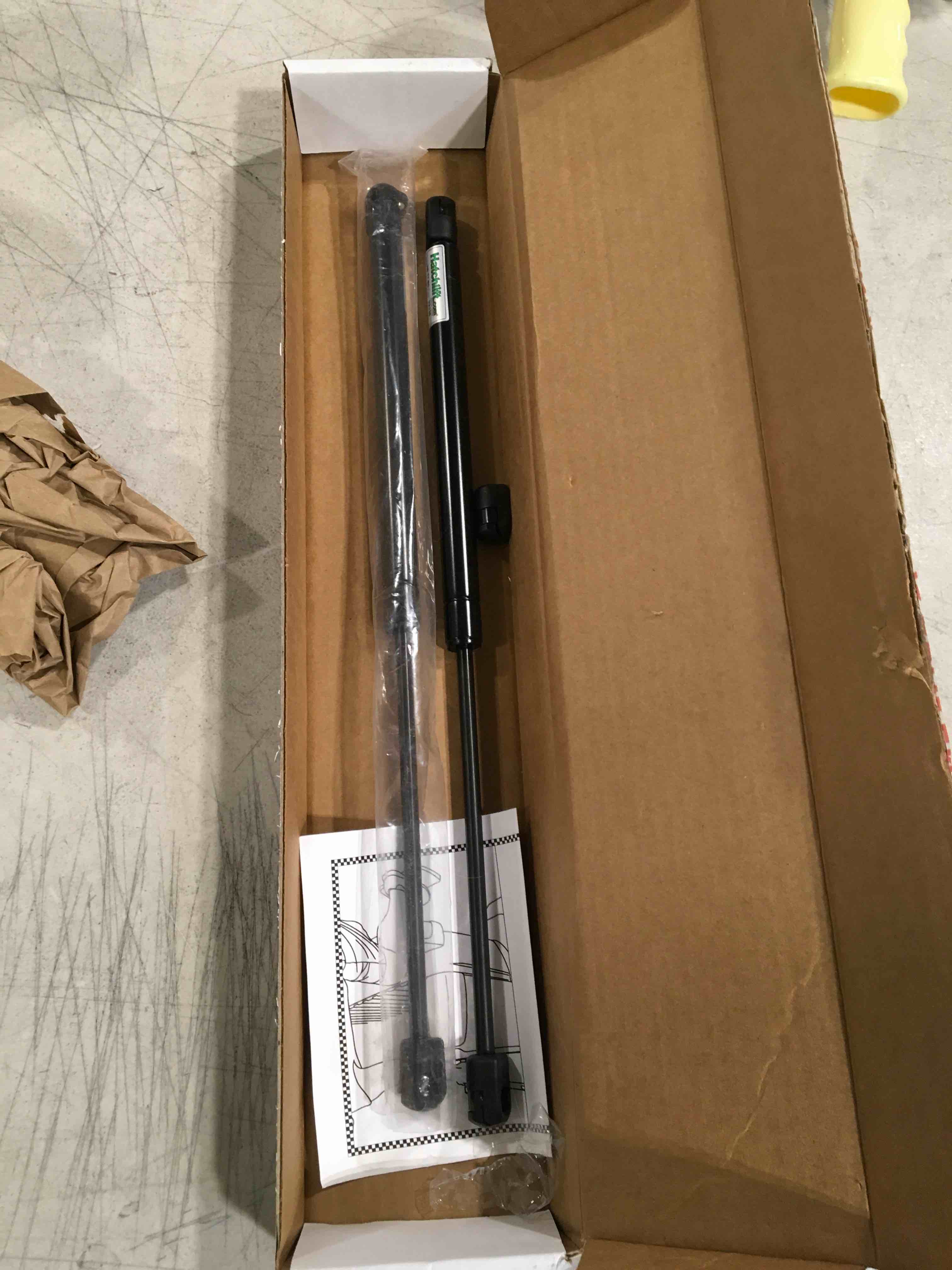 https://s3.amazonaws.com/lotting-images-prod/bidfta/RED6637123_1723213764801.jpeg