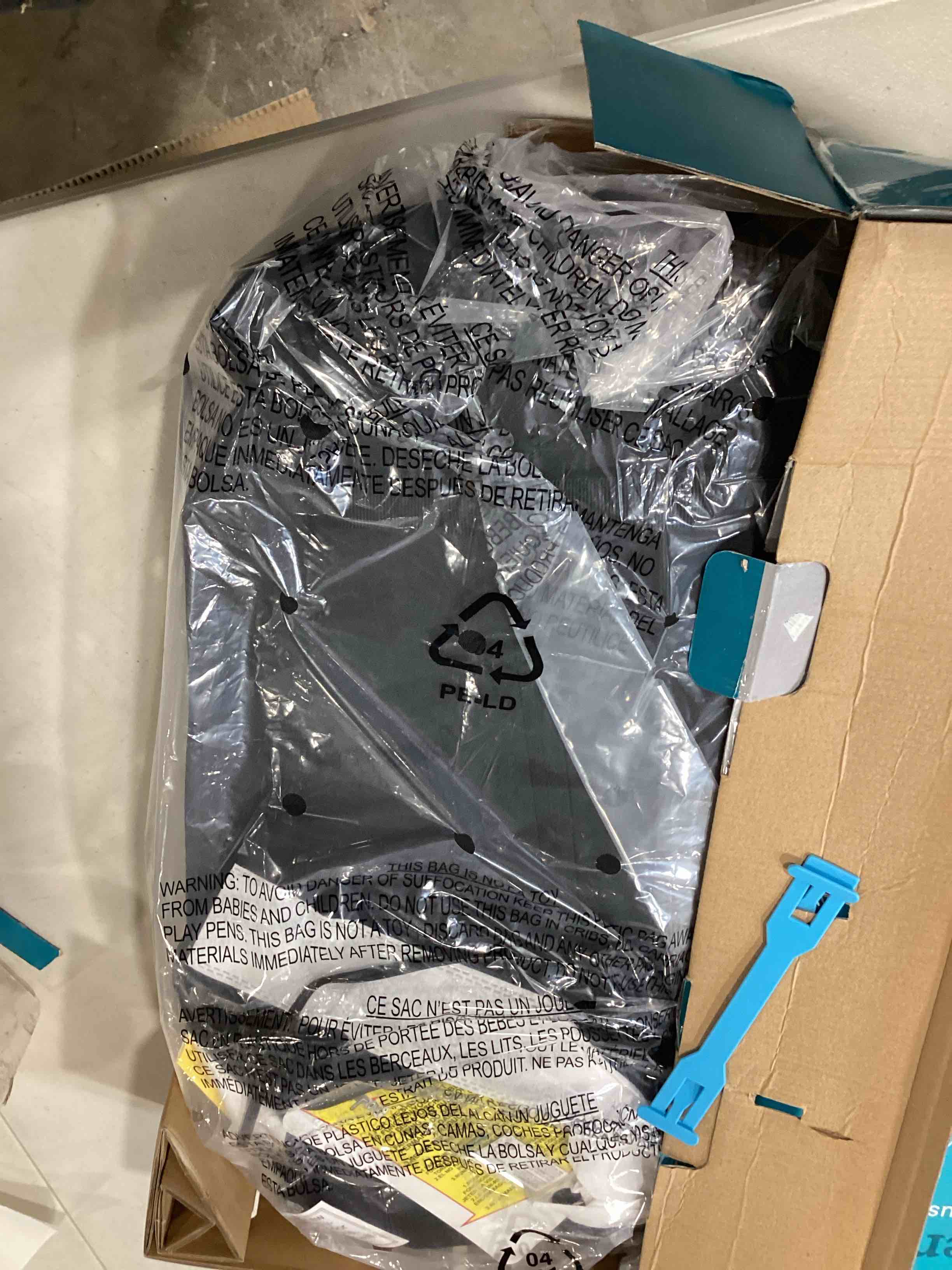 https://s3.amazonaws.com/lotting-images-prod/bidfta/RED6637148_1723216179980.jpeg