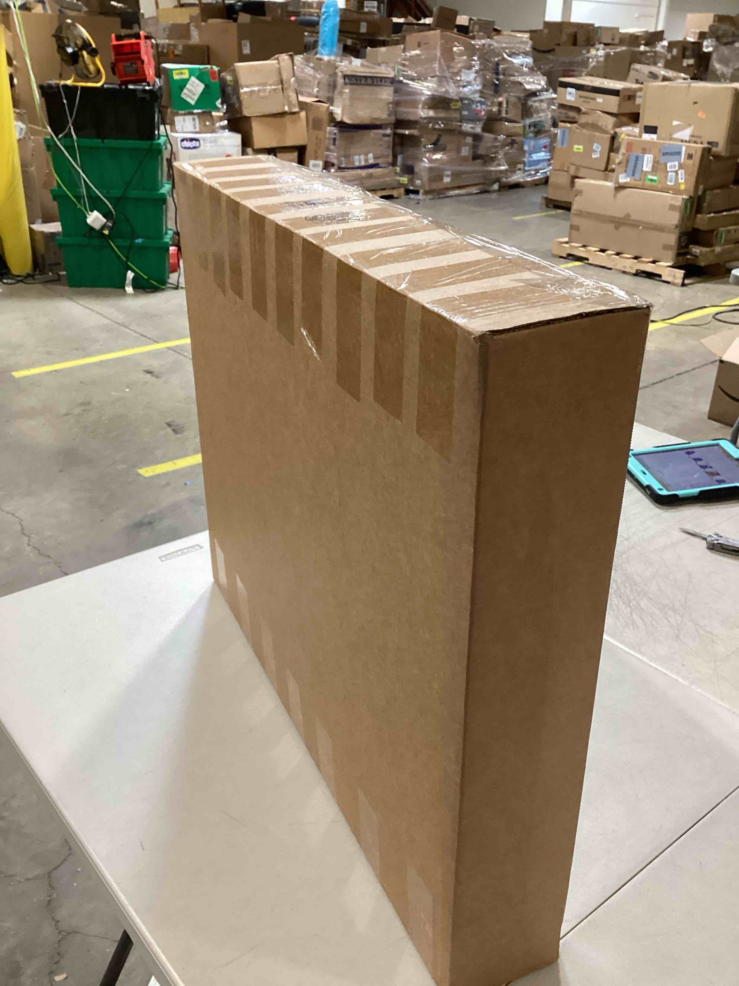 https://s3.amazonaws.com/lotting-images-prod/bidfta/RED6637214_1723222553141.jpeg
