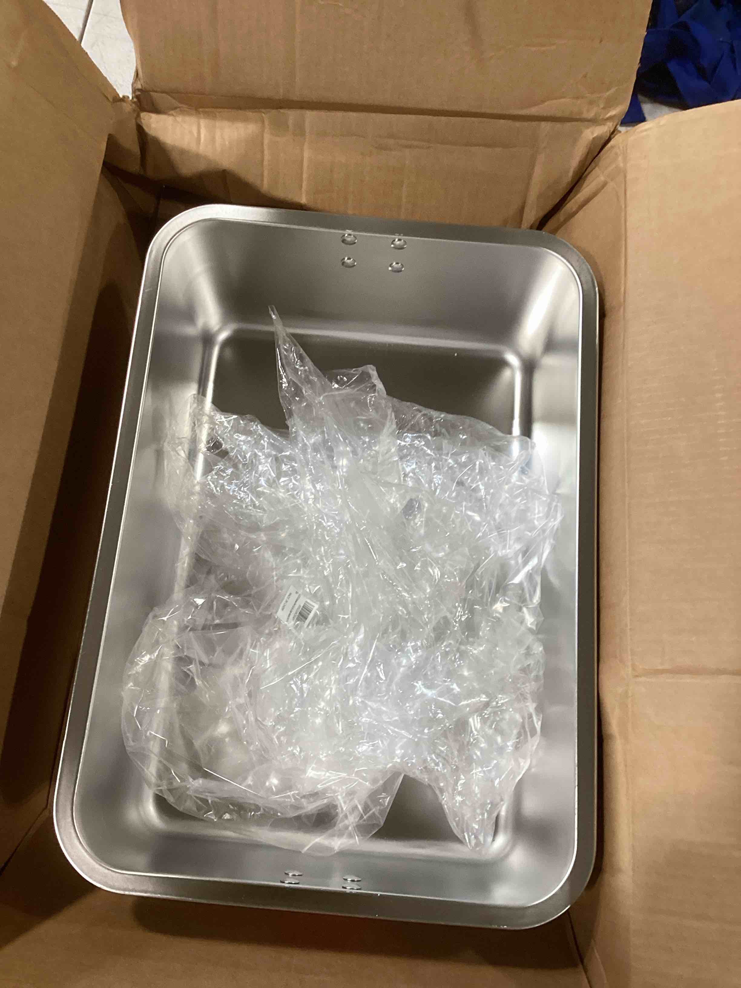 https://s3.amazonaws.com/lotting-images-prod/bidfta/RED6637738_1723562415612.jpeg