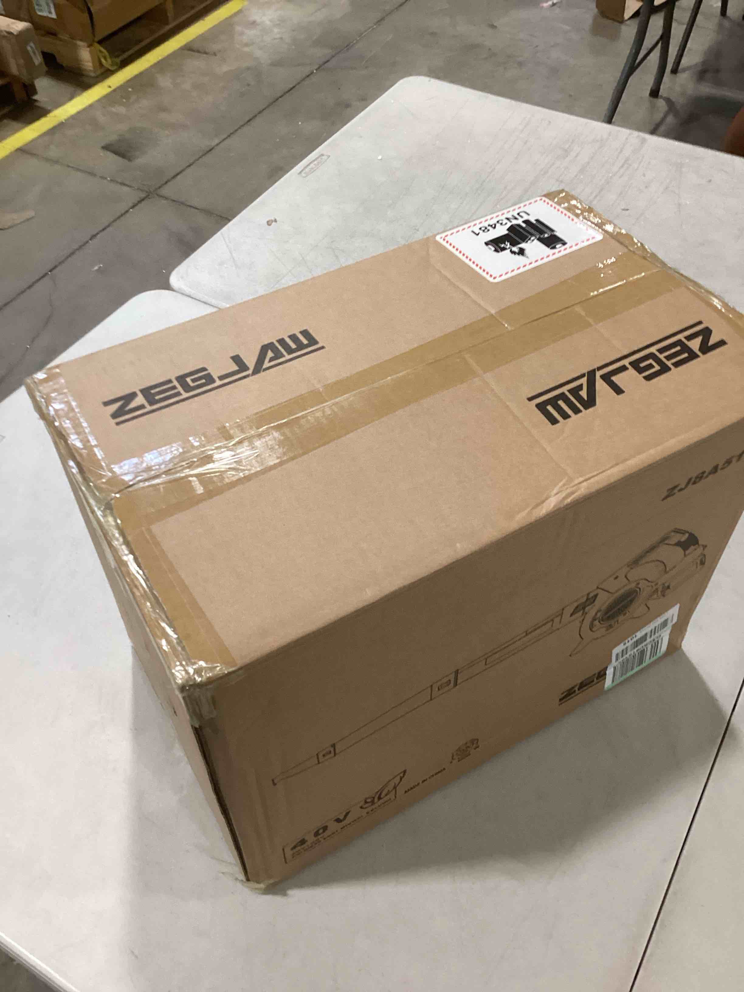 https://s3.amazonaws.com/lotting-images-prod/bidfta/RED6637878_1723639703484.jpeg
