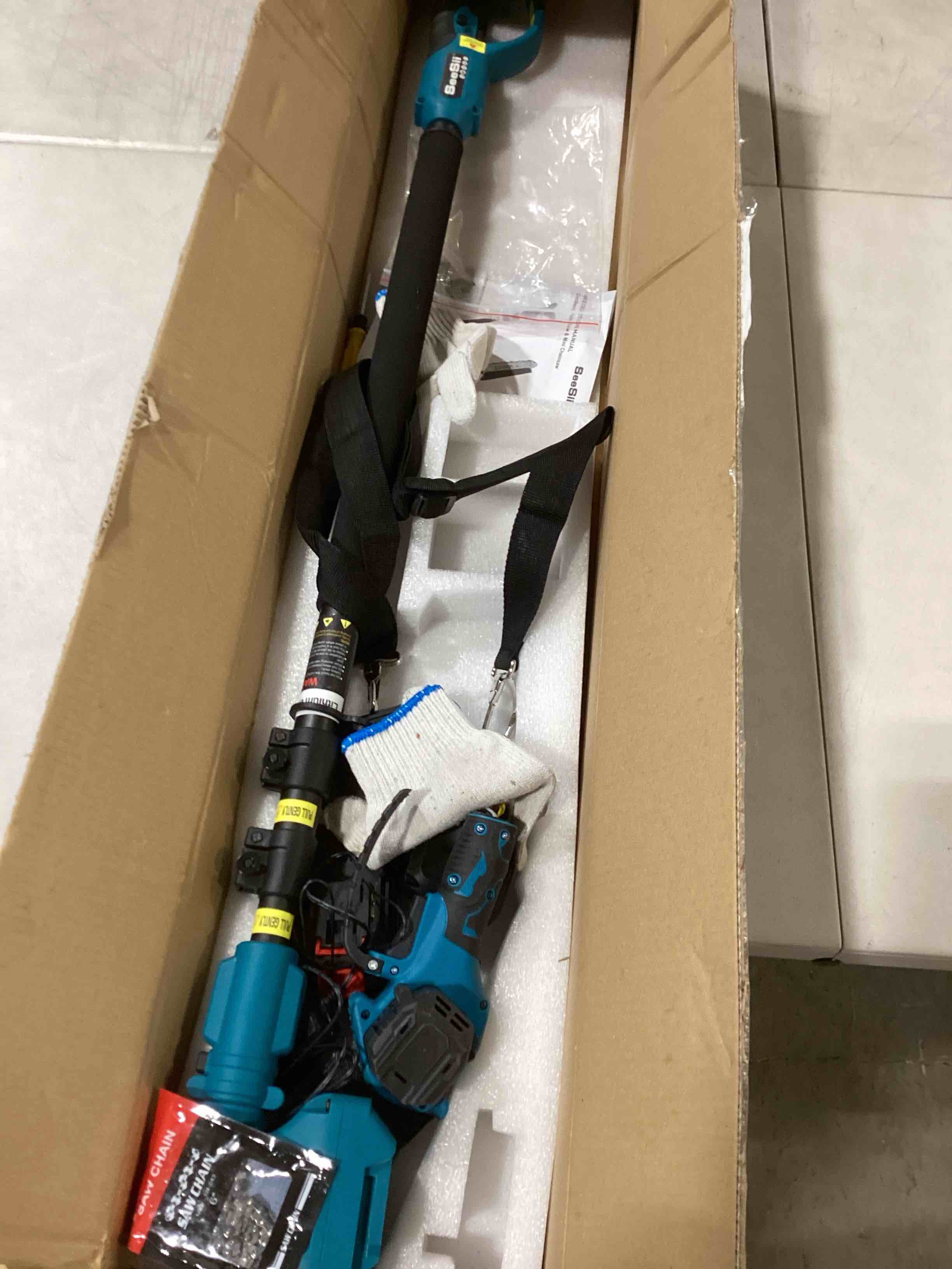 https://s3.amazonaws.com/lotting-images-prod/bidfta/RED6637882_1723640794966.jpeg