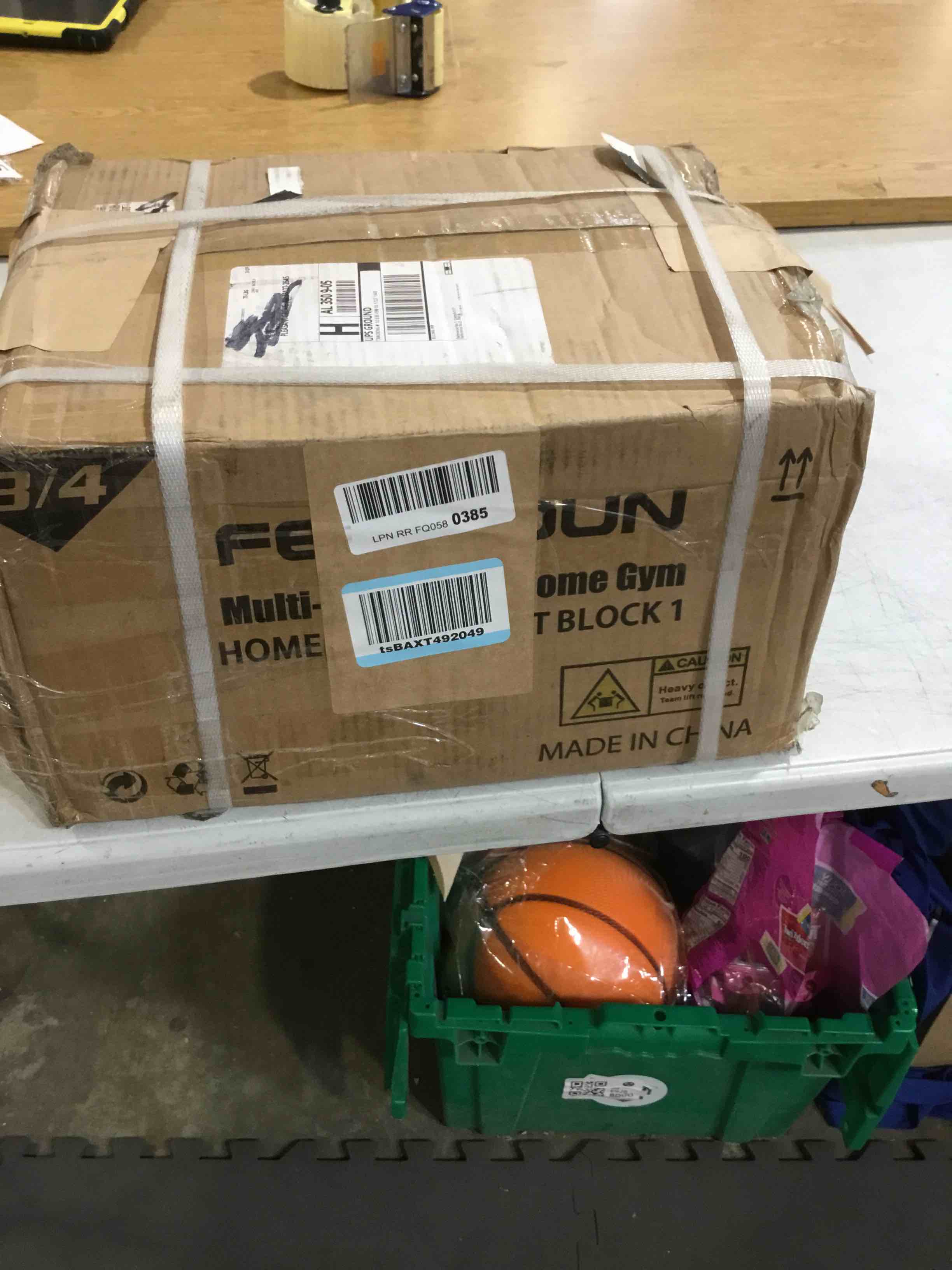 https://s3.amazonaws.com/lotting-images-prod/bidfta/RED6638380_1722275168472.jpeg