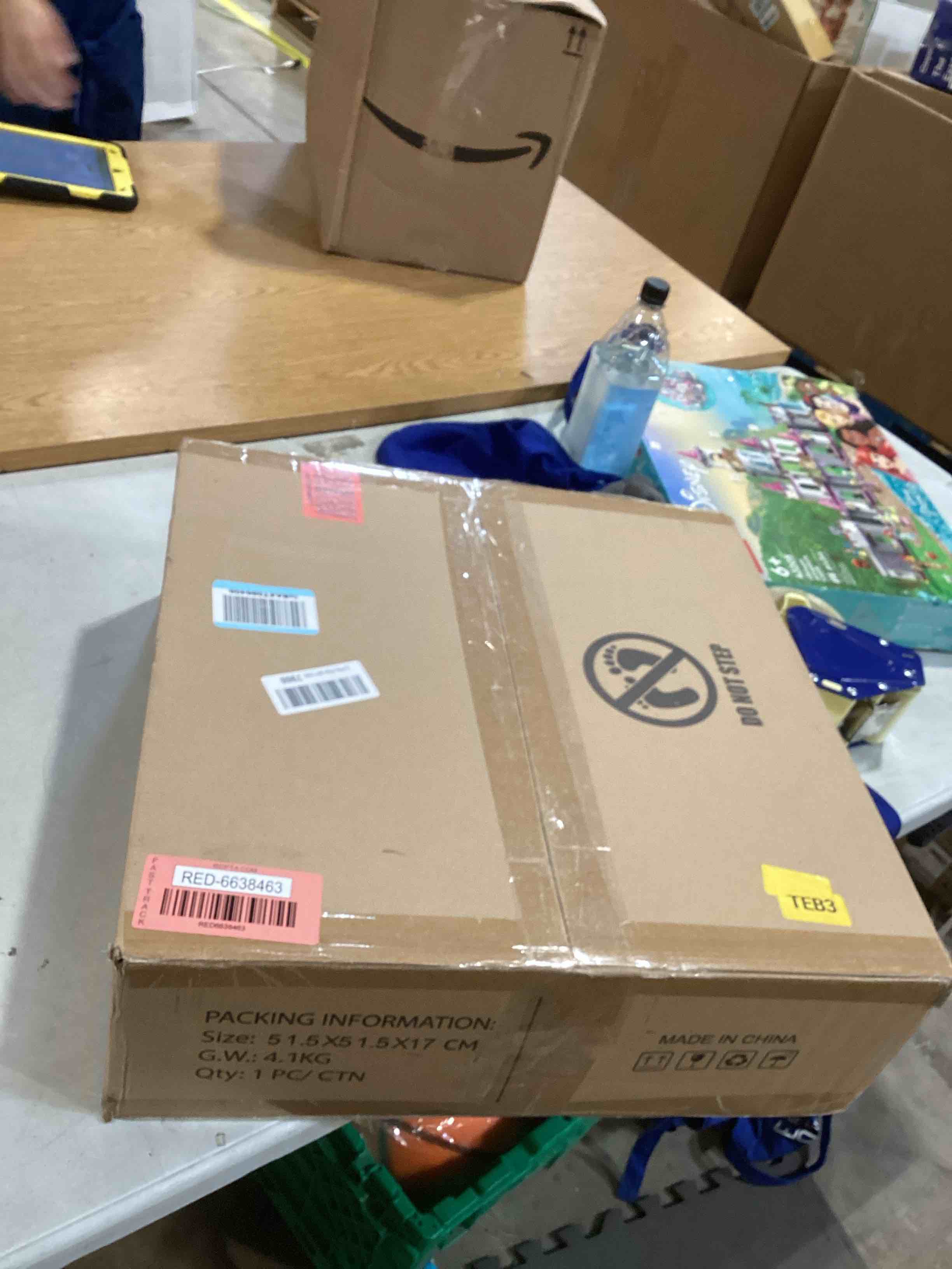 https://s3.amazonaws.com/lotting-images-prod/bidfta/RED6638463_1722448797838.jpeg
