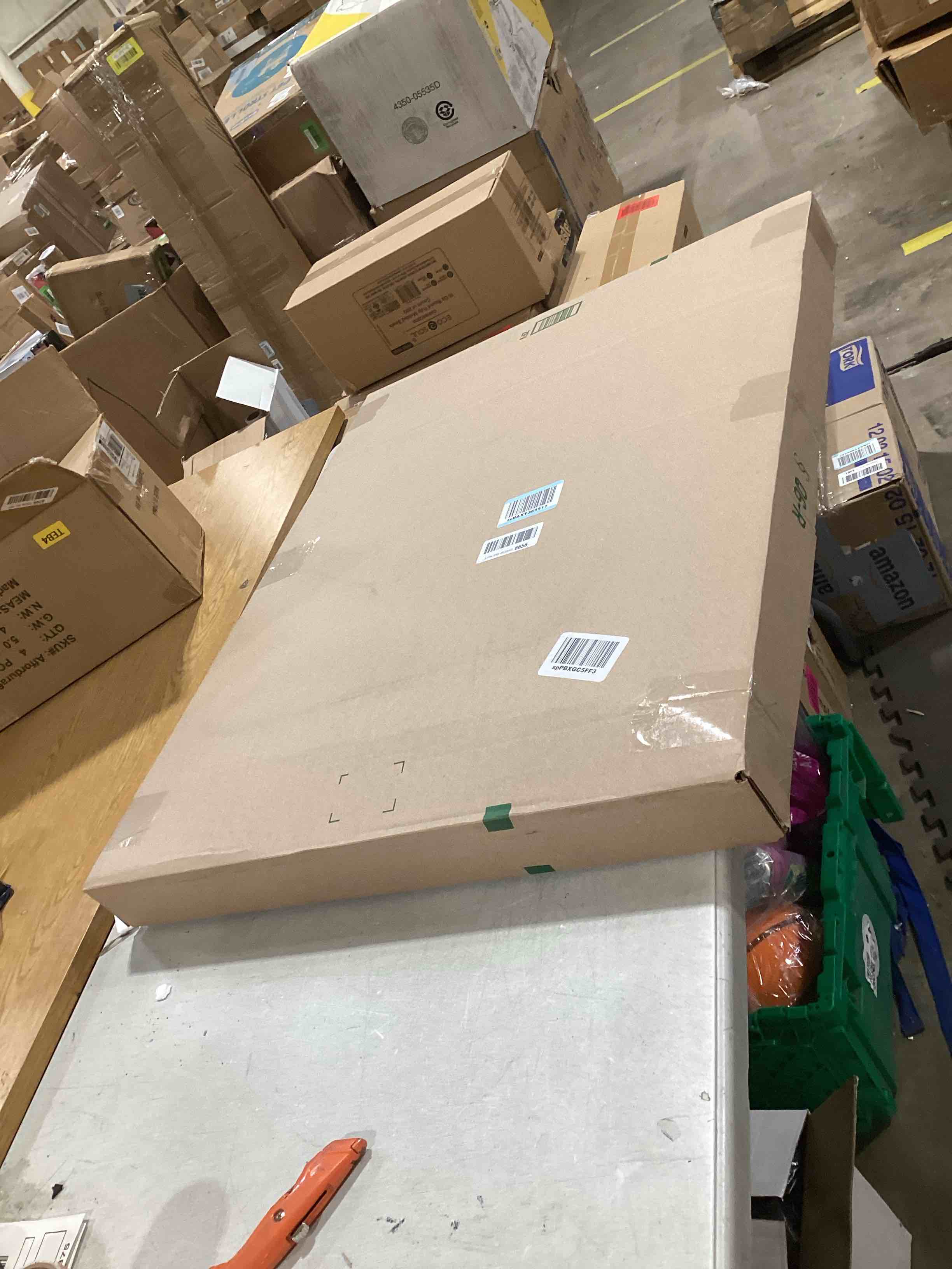 https://s3.amazonaws.com/lotting-images-prod/bidfta/RED6639369_1723210347979.jpeg