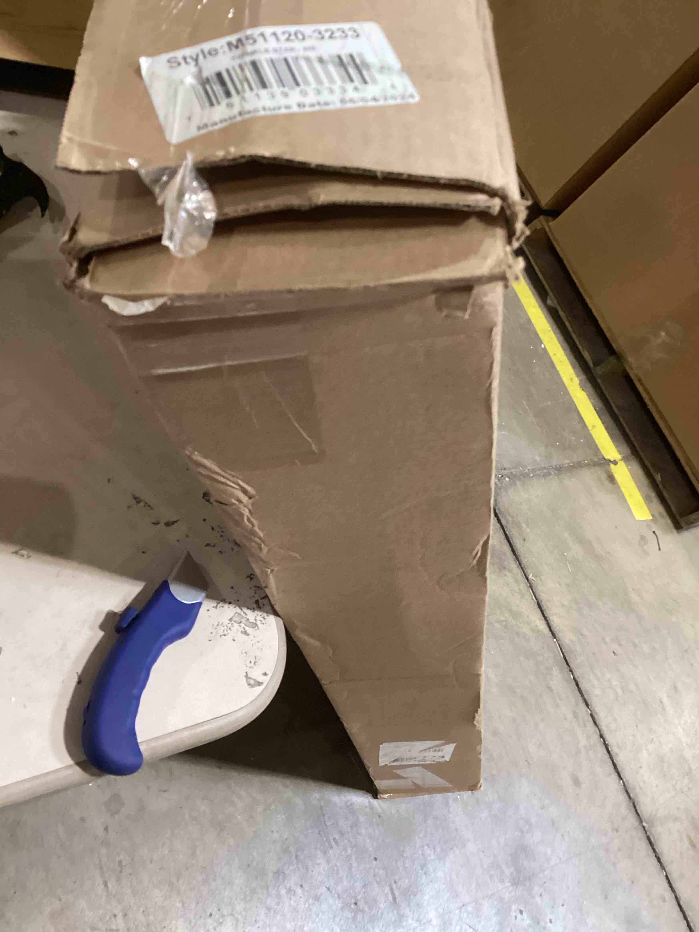 https://s3.amazonaws.com/lotting-images-prod/bidfta/RED6640044_1724780146035.jpeg