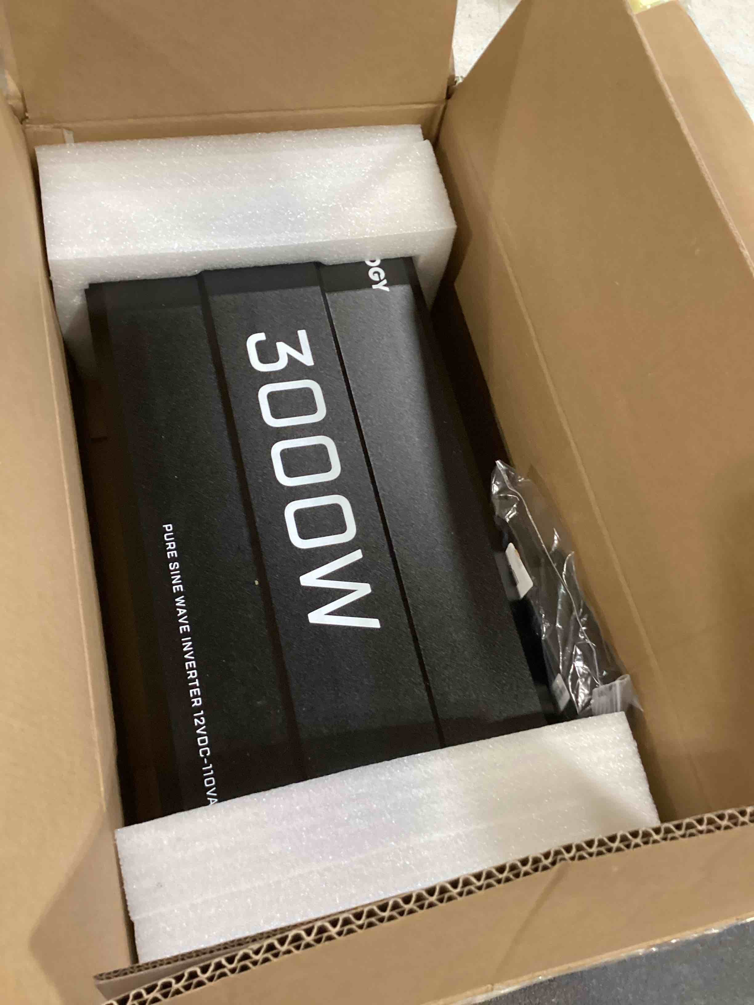 https://s3.amazonaws.com/lotting-images-prod/bidfta/RED6640474_1725458375672.jpeg