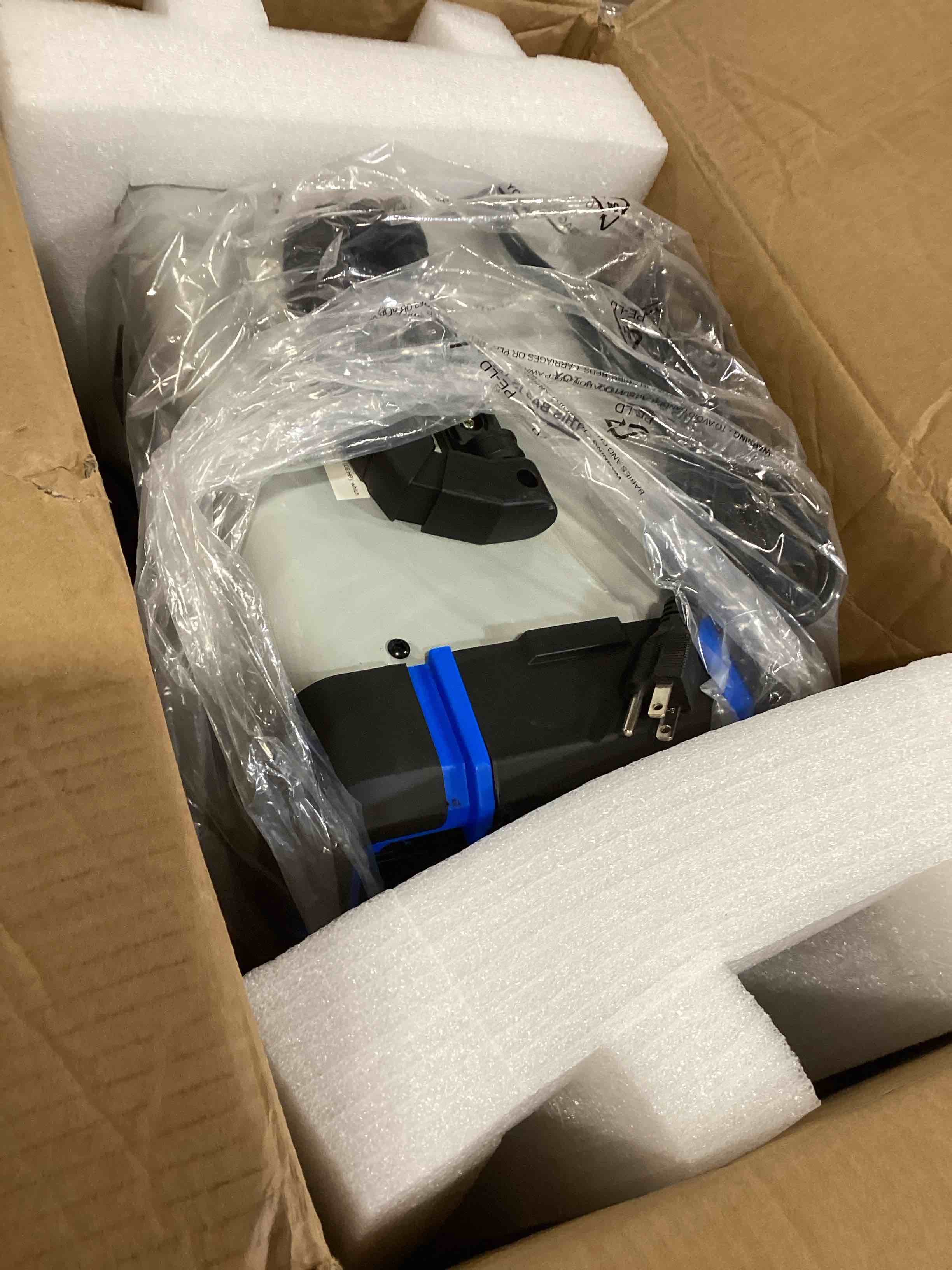 https://s3.amazonaws.com/lotting-images-prod/bidfta/RED6640478_1725459079060.jpeg