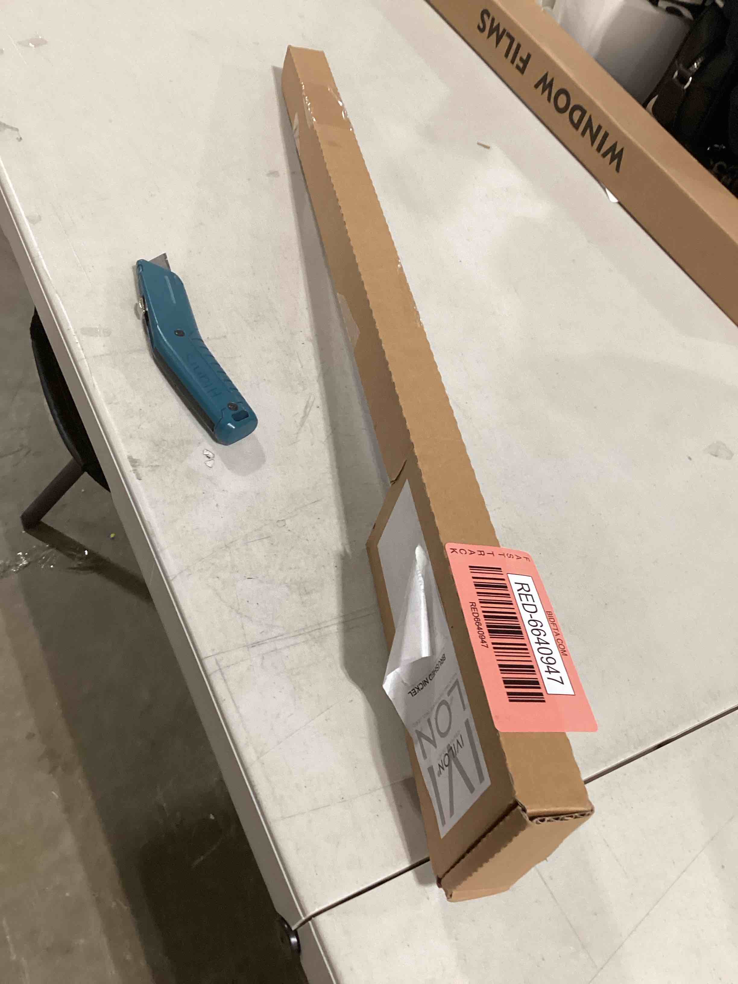https://s3.amazonaws.com/lotting-images-prod/bidfta/RED6640947_1725538806637.jpeg