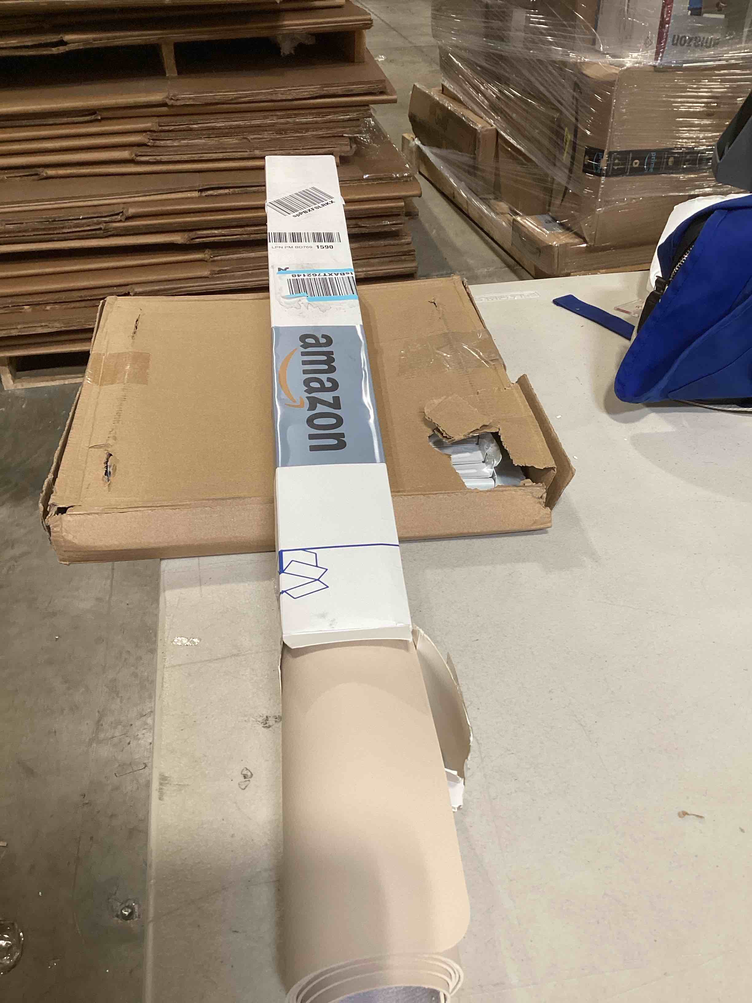 https://s3.amazonaws.com/lotting-images-prod/bidfta/RED6641039_1725560749620.jpeg