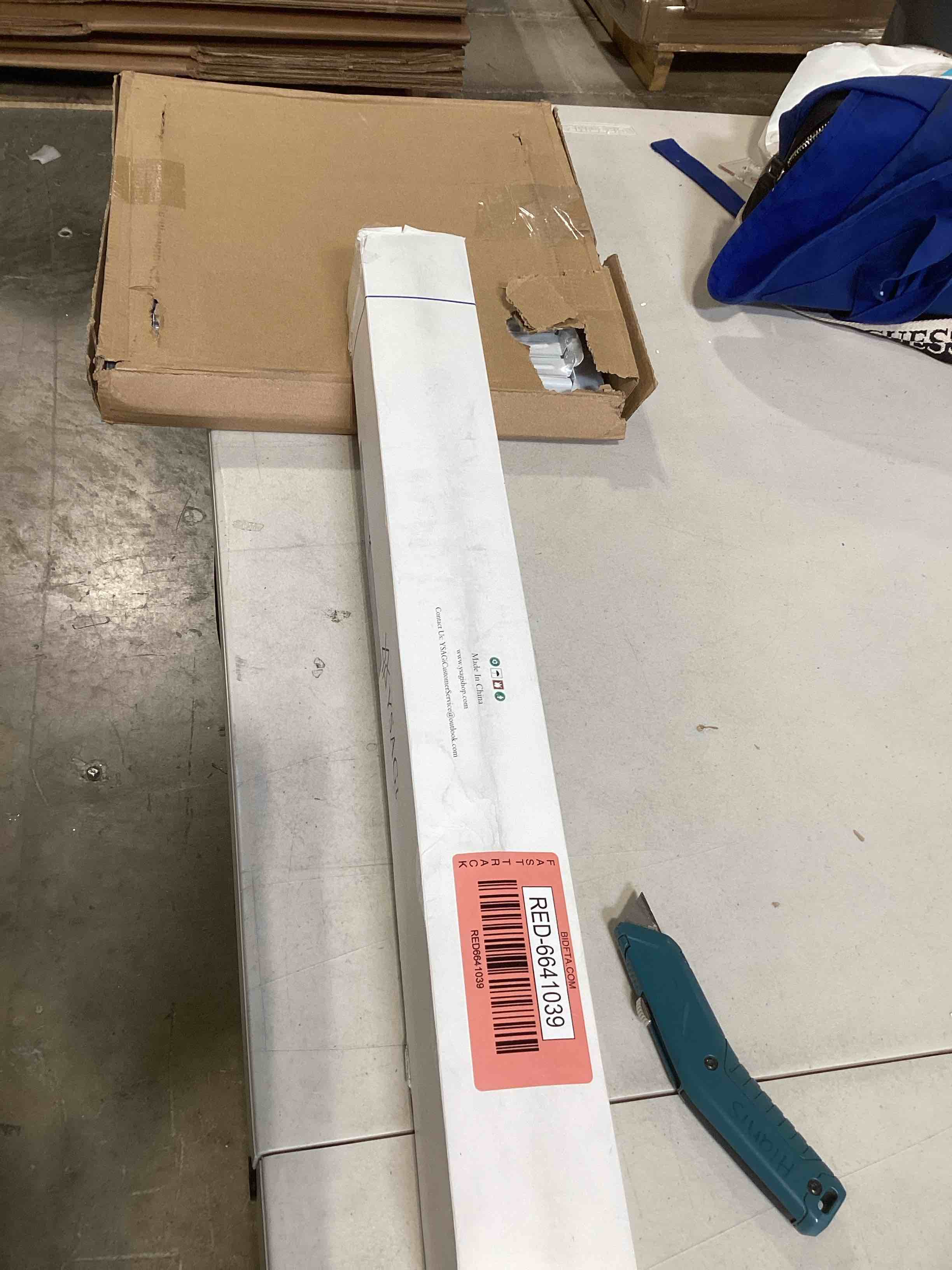 https://s3.amazonaws.com/lotting-images-prod/bidfta/RED6641039_1725560790904.jpeg