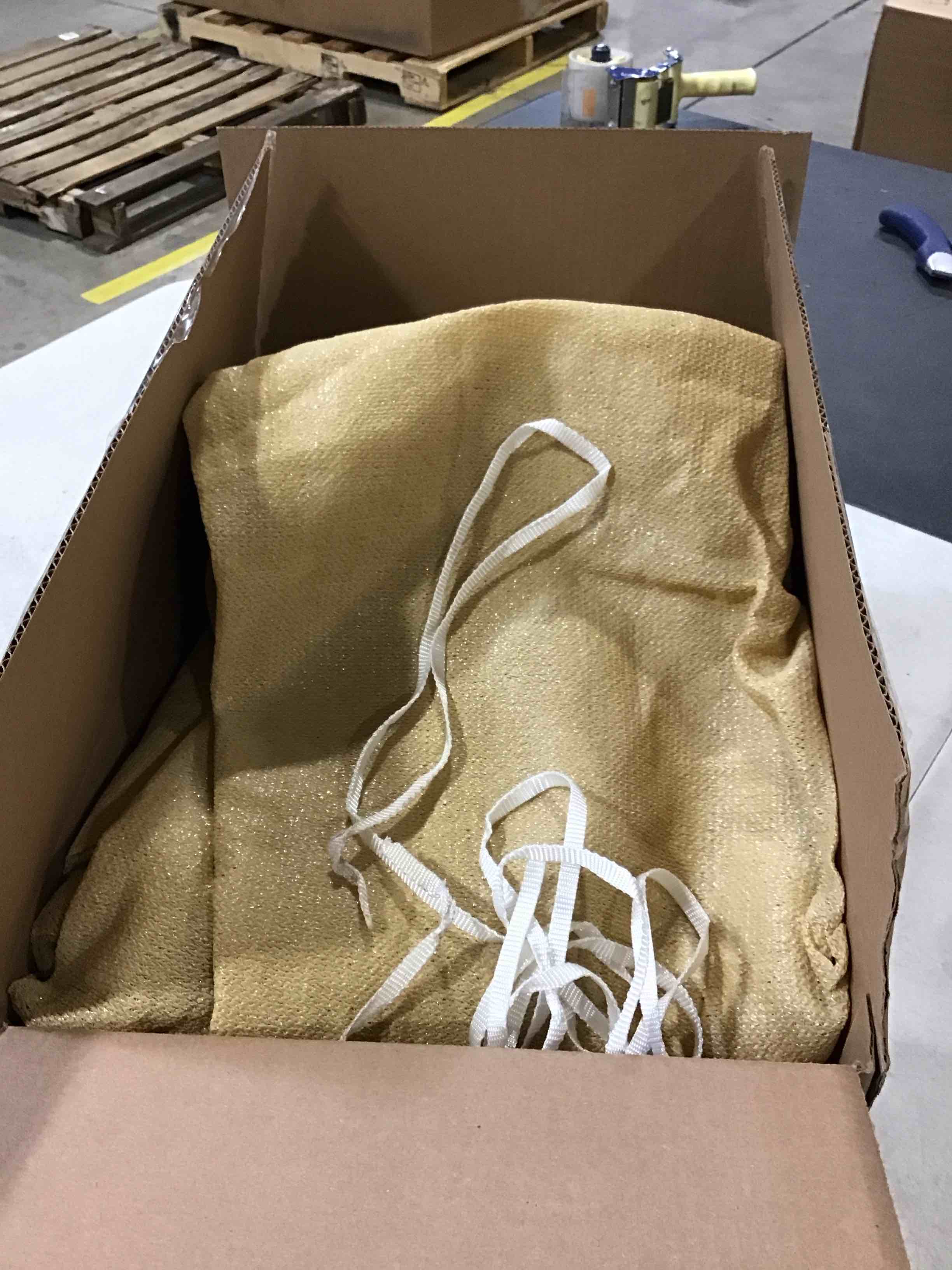 https://s3.amazonaws.com/lotting-images-prod/bidfta/RED6641718_1726170956792.jpeg