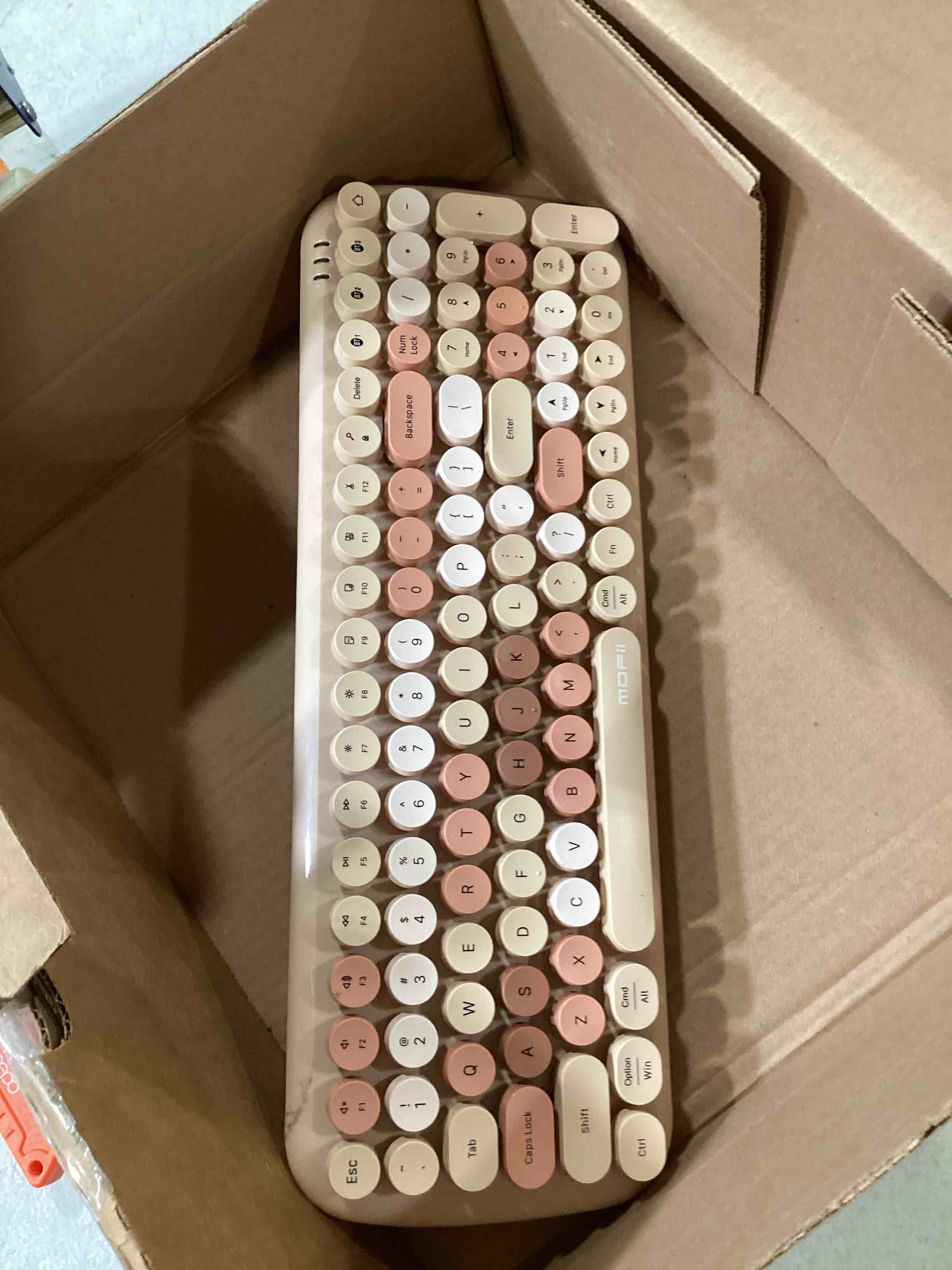 https://s3.amazonaws.com/lotting-images-prod/bidfta/RED6641890_1726506547488.jpeg