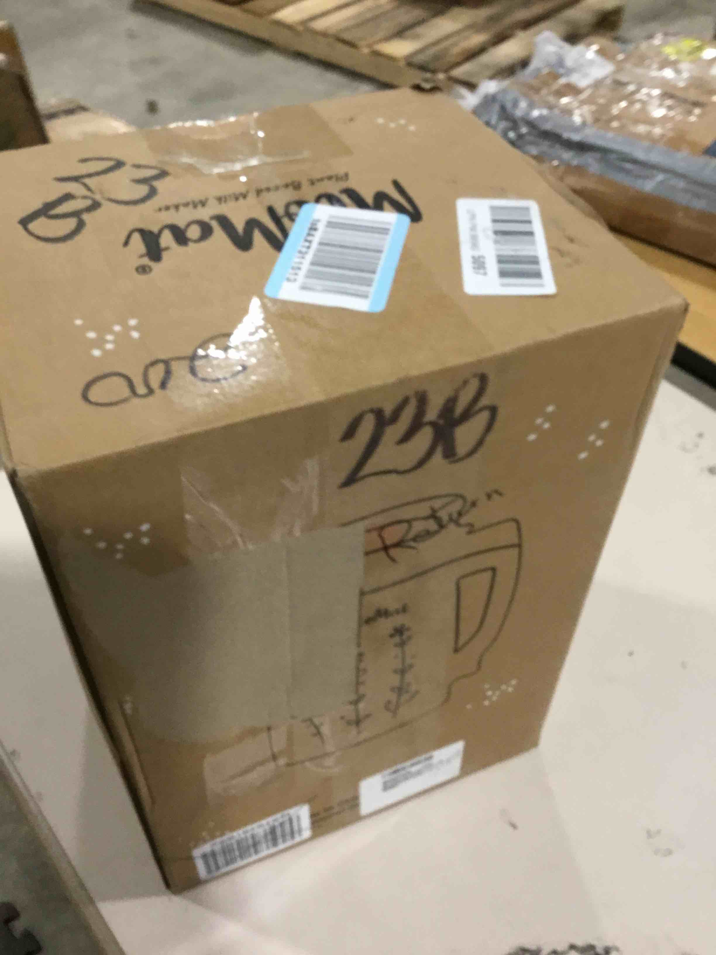 https://s3.amazonaws.com/lotting-images-prod/bidfta/RED6643025_1730292437881.jpeg